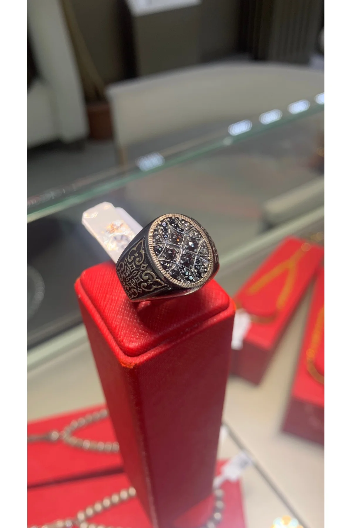 Gümüş Erkek Yüzük, 925 Ayar, Siyah Zirkon Taşlı, Eskitme Motif Desenli, Oval Model - TRİA SİLVER Görsel 5