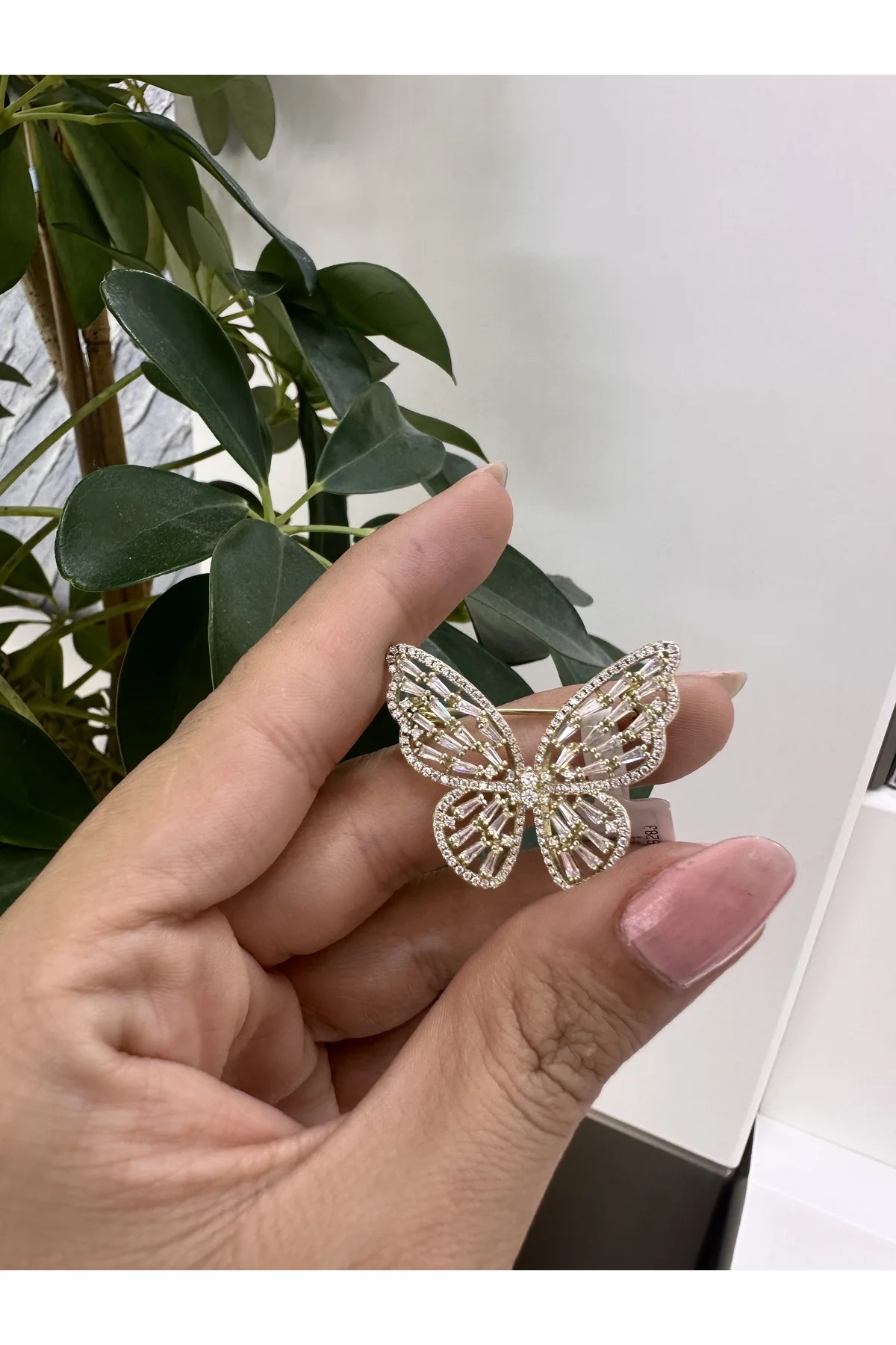 925 Ayar Gümüş Zirkon Taşlı Kelebek Kadın Broş – Gold Renk, Ceket/Elbise Aksesuarı, Hediyelik Takı