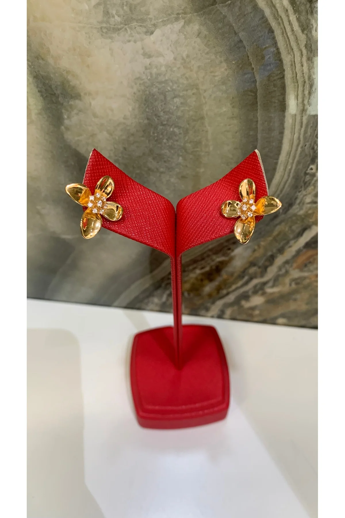925 Ayar Gümüş Gold Renkli Çiçek Figürlü Zirkon Taşlı Kadın Küpe - TRİA SİLVER Görsel 3