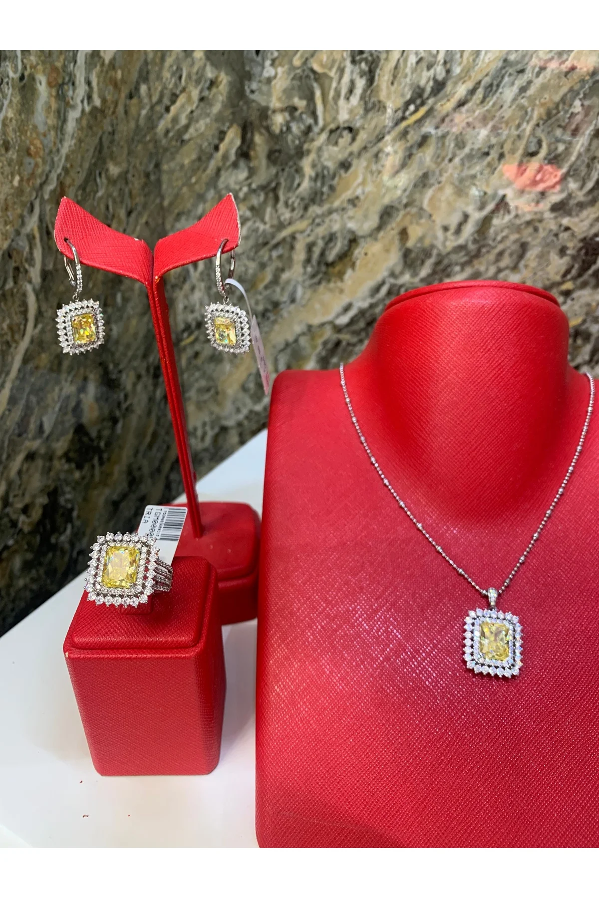 Parlak Sarı Baget Taşlı 925 Ayar Gümüş Kolye Küpe Yüzük Seti Işıltılı Özel Tasarım