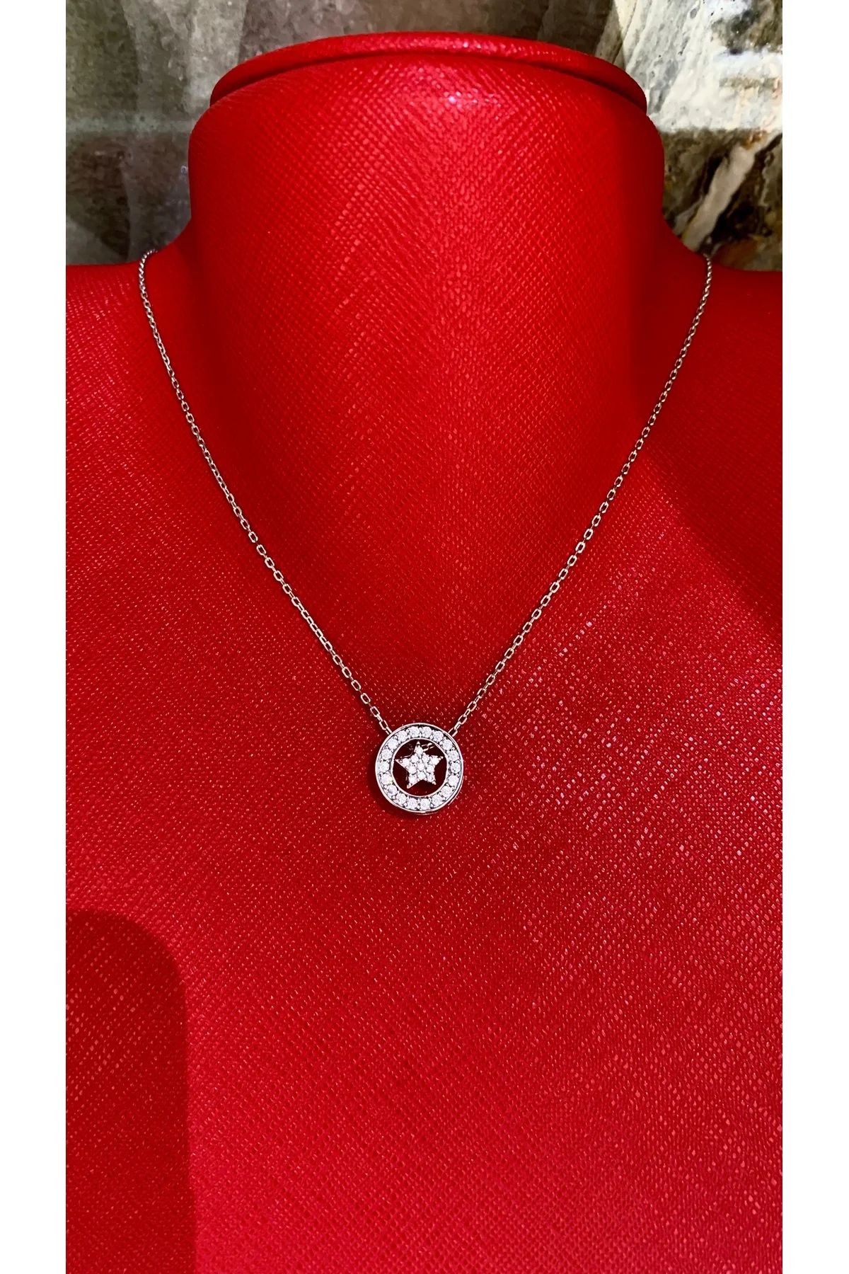 Yıldız Detaylı Zirkon Taşlı Yuvarlak 925 Ayar Gümüş Kolye - 5 cm Uzatma