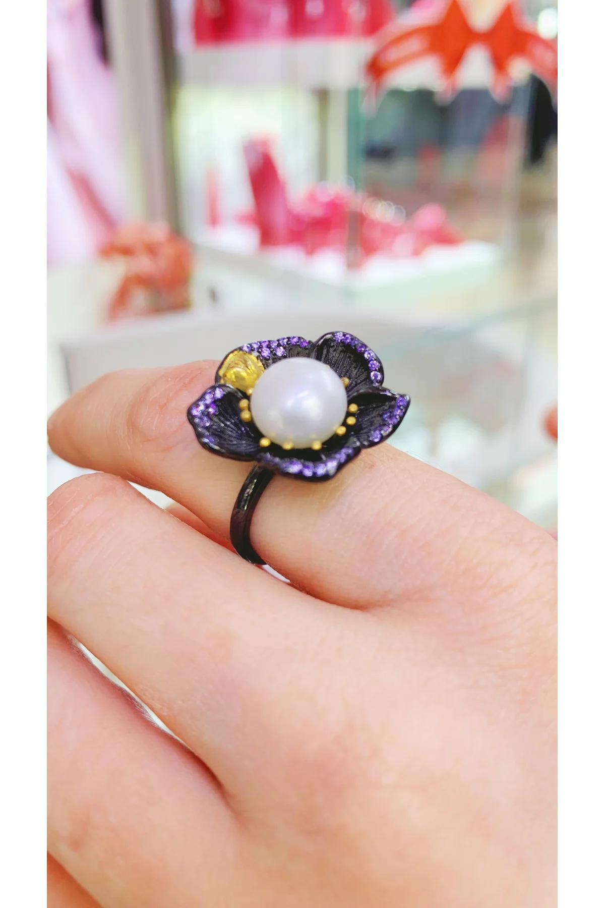 925 Ayar Gümüş Siyah Çiçek Tasarımlı Gerçek İncili Kadın Yüzük Mor Zirkon Detaylı - TRİA SİLVER Görsel 2