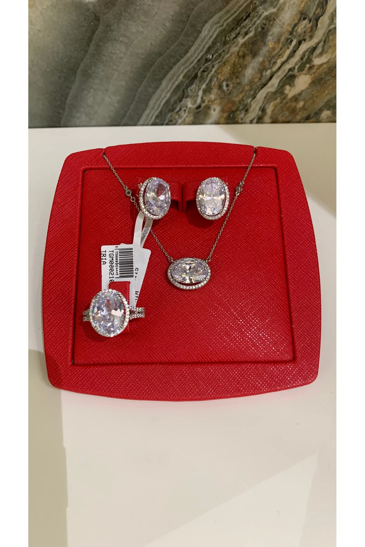 Oval Kesim Zirkon Taşlı 925 Ayar Gümüş Göz Alıcı 3'lü Set (Yüzük, Küpe, Kolye) - Işıltılı Tasarım