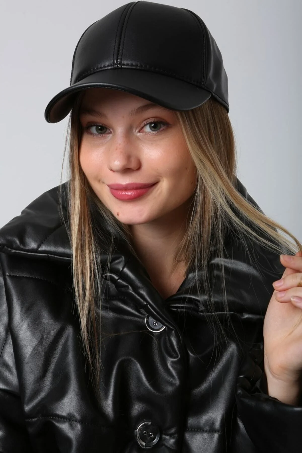 Klasik Siyah Renkli Düz Siperlikli Deri Baseball Şapka - Sade Şık Tasarım Spk1104 - Luminos Butik Görsel 3