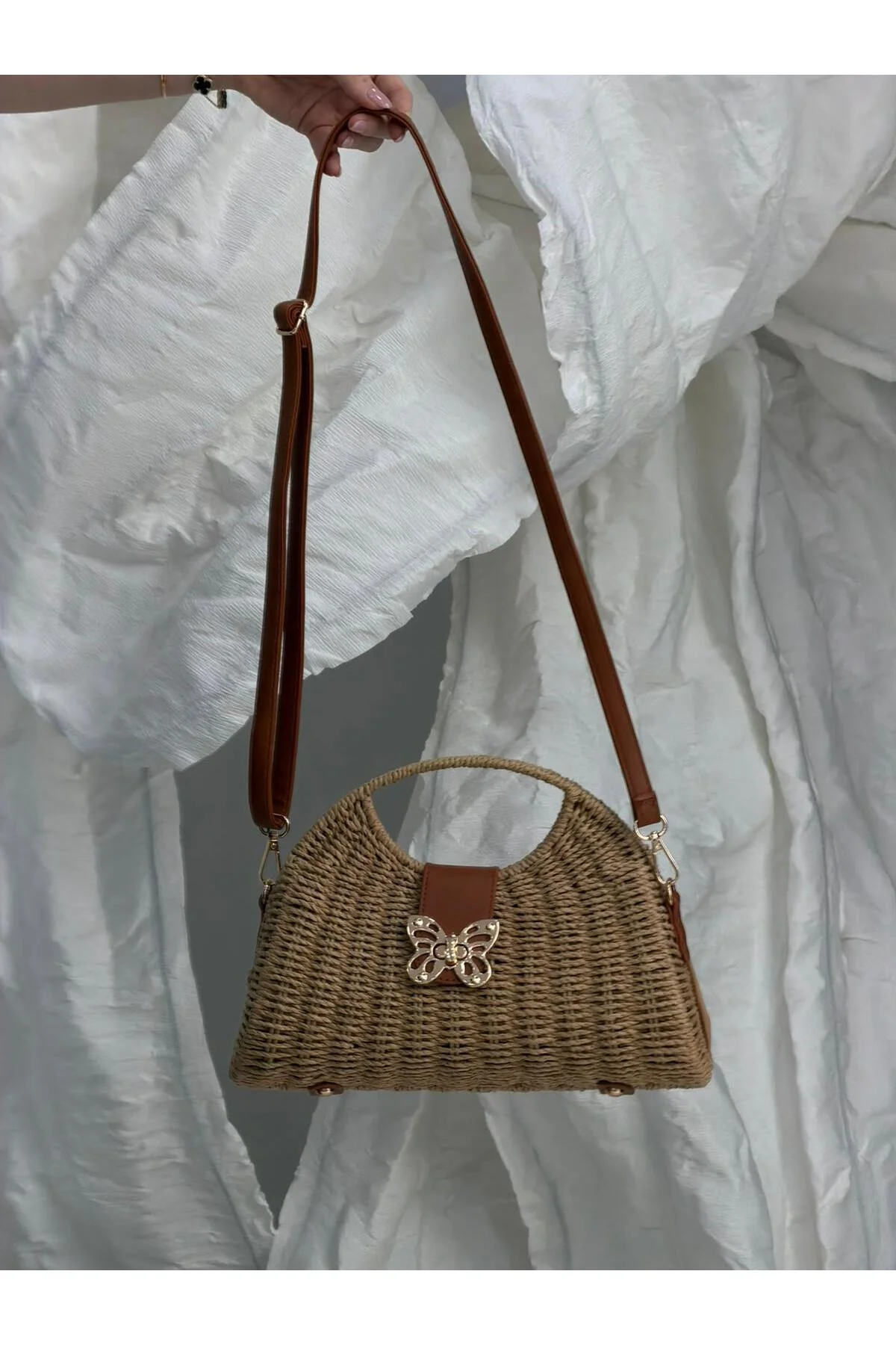 Kelebek Detaylı Küçük Boy Camel Hasır Çanta 20x27 CNT1032 - Luminos Butik Görsel 3