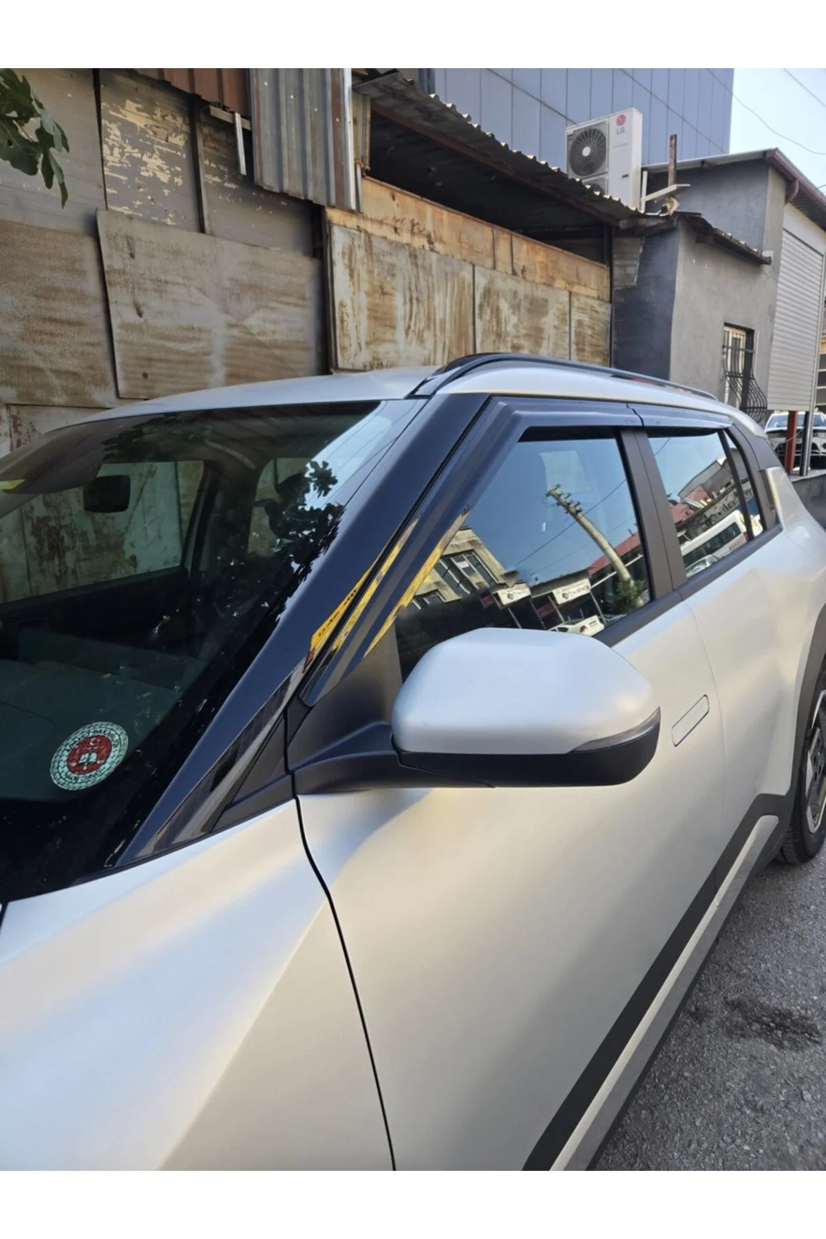 Kia EV3 2024 ve Sonrası Cam Rüzgarlık OEM (Made in Korea) - OTOCİRİT Görsel 2