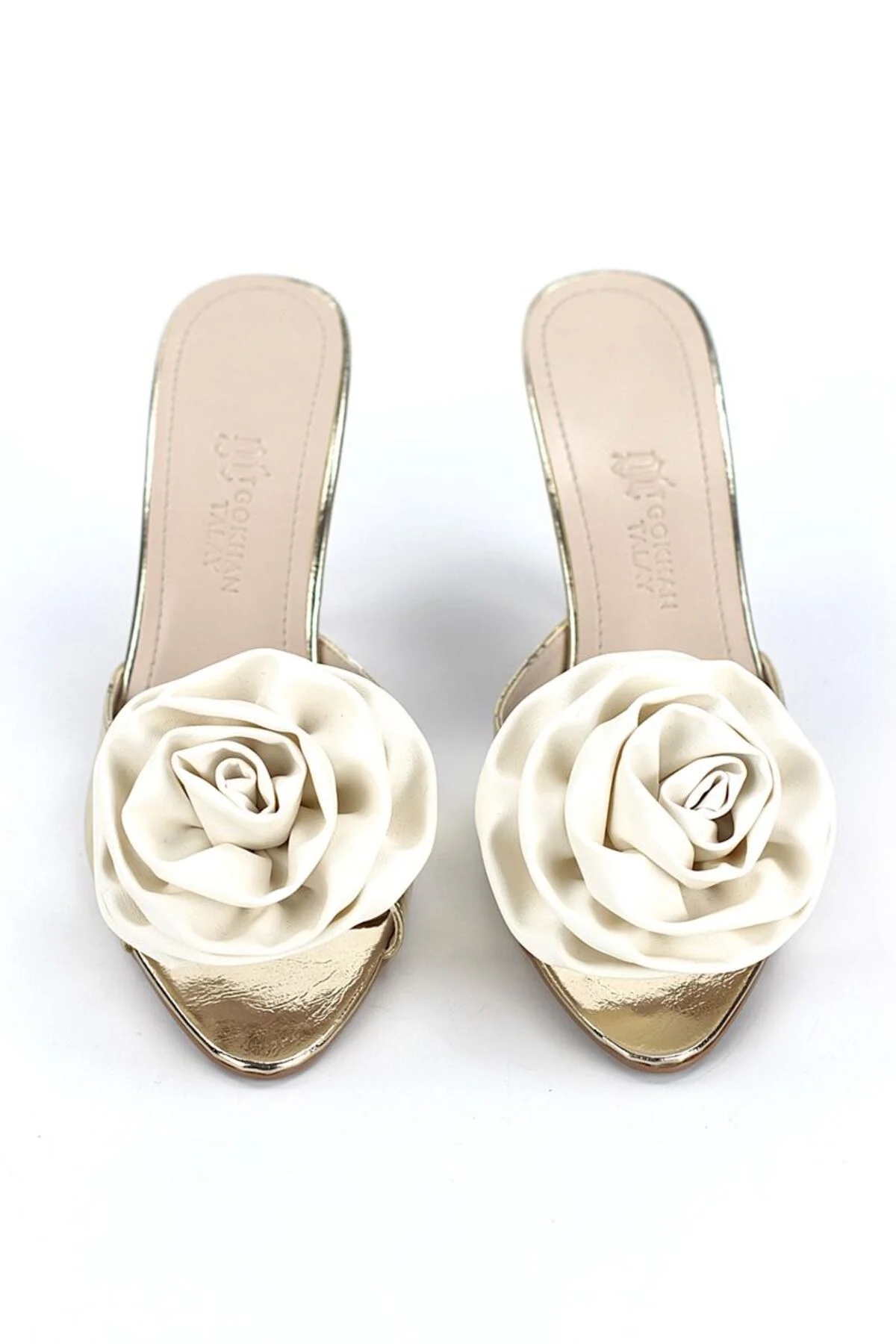 Rodeya Esnek Yumuşak Kaymaz Taban (8 cm) Dore Metalik El Yapımı Gül Detaylı Kadın Topuklu Terlik - Gökhan Talay Görsel 5