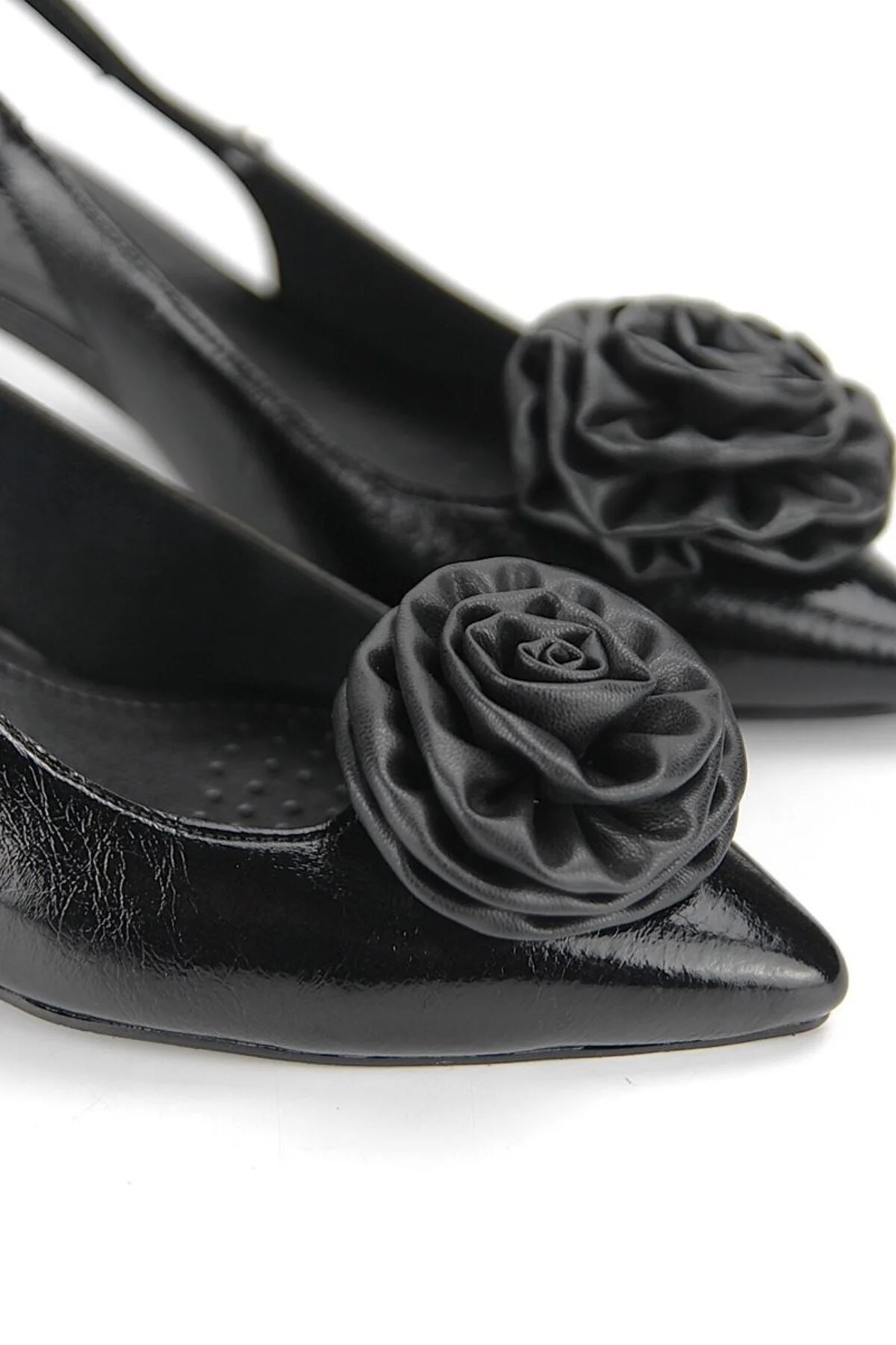Rose Fairy Esnek Yumuşak Kaymaz Taban (4/6 cm) Siyah Rugan El Yapımı Gül Detaylı Açık Lastikli Kadın - Gökhan Talay Görsel 4