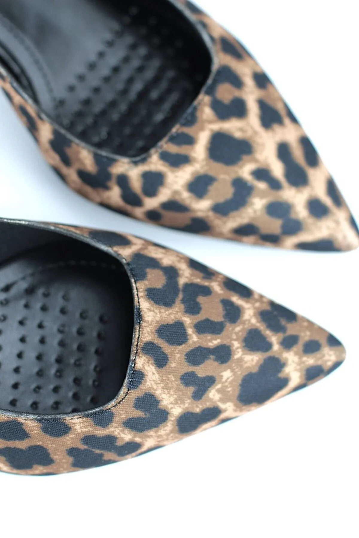 Magnolia Esnek Yumuşak Kaymaz Taban (4/6 cm) Leopar Açık Lastikli Kadın Topuklu Ayakkabı - Gökhan Talay Görsel 4
