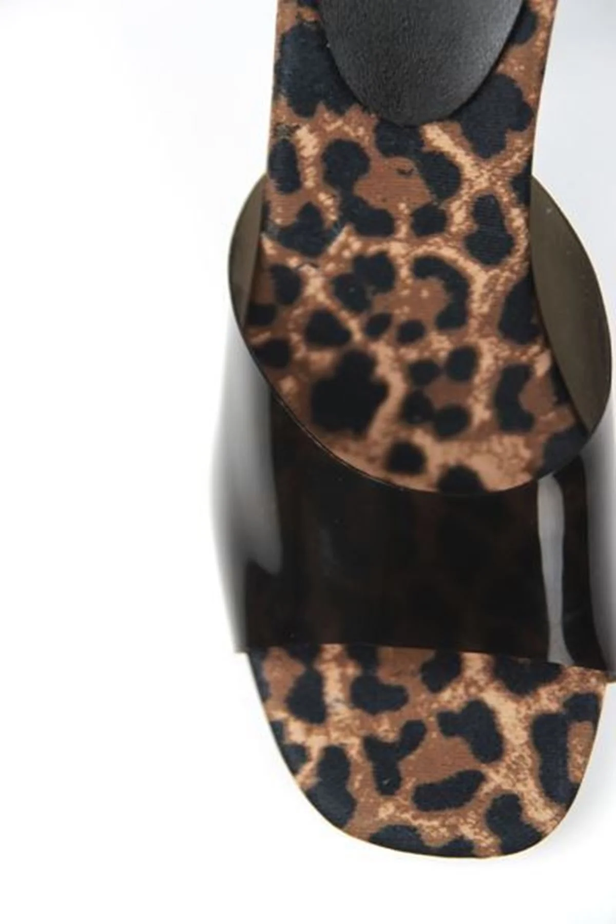 Hannah Kadın Leopar Desen Tabanlı Siyah Şeffaf Şeritli Orta Topuklu (8 CM) Topuklu Ter - Gökhan Talay Görsel 4