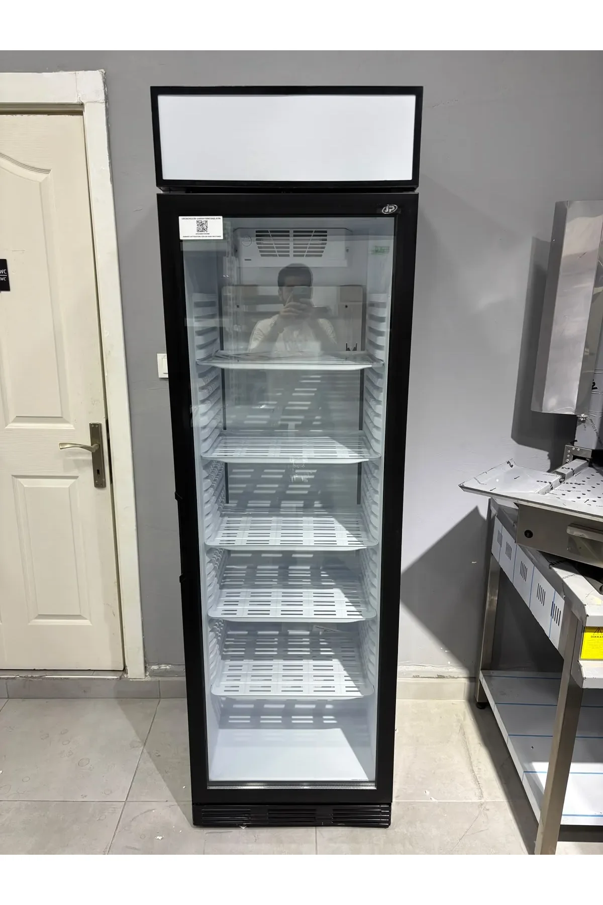 Dikey Tek Kapılı Kanopili Şişe Soğutucu Dolap 352 Litre Beyaz