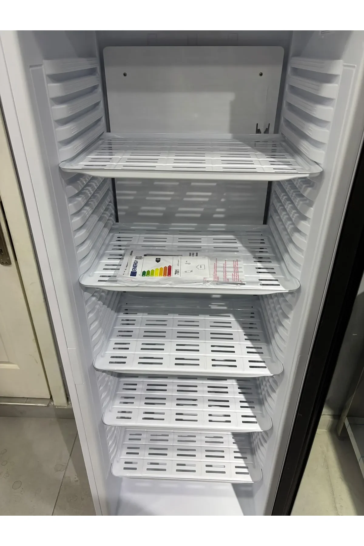 Dikey Tek Kapılı Kanopili Şişe Soğutucu Dolap 352 Litre Beyaz - empero Görsel 4