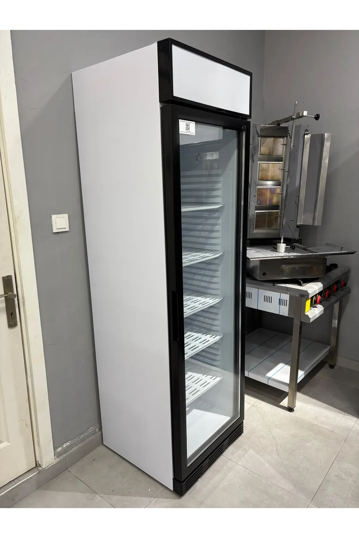 Dikey Tek Kapılı Kanopili Şişe Soğutucu Dolap 352 Litre Beyaz - empero Görsel 2