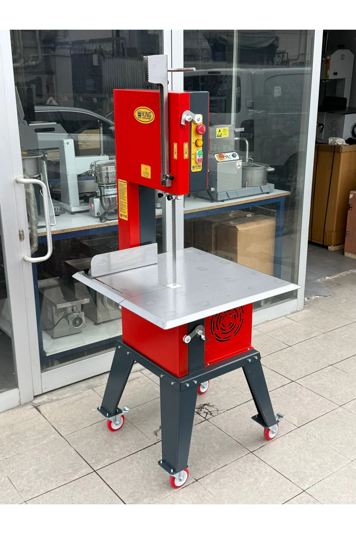 King Mezbaha Tipi Büyükbaş Hayvan Kemik Kesme Makinası 3 Beygir 2,2 Kw