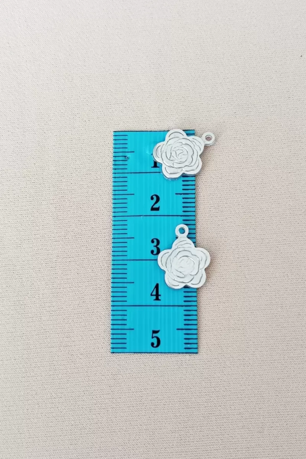 Oya Abiye Bileklik Kolye Pleksi Metalik Plastik Pul Gümüş Renk 8 gram 40 adet - BNC524 - Just Cheap Store Görsel 2
