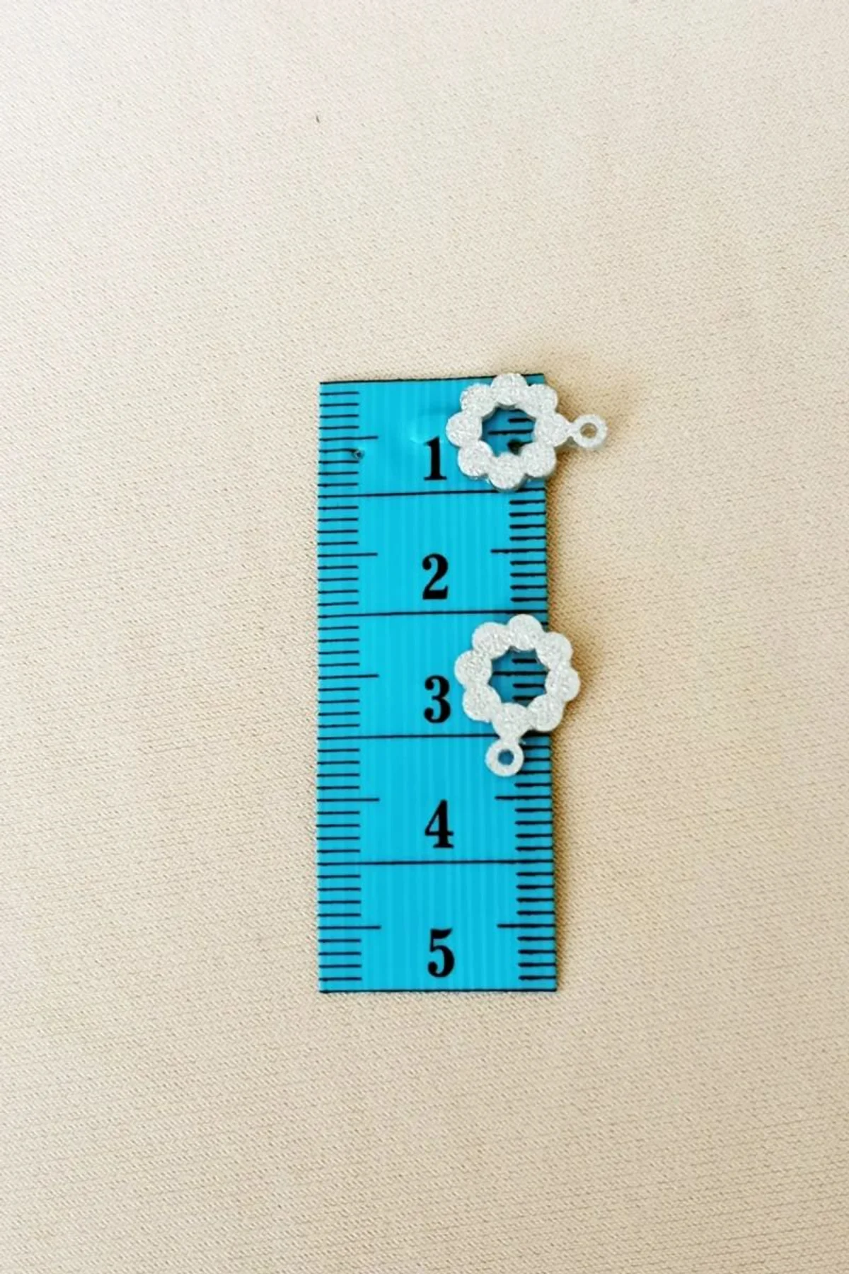 Oya Abiye Bileklik Kolye Pleksi Metalik Plastik Pul Gümüş Renk 24 gram 105 adet - BNC561 - Just Cheap Store Görsel 4