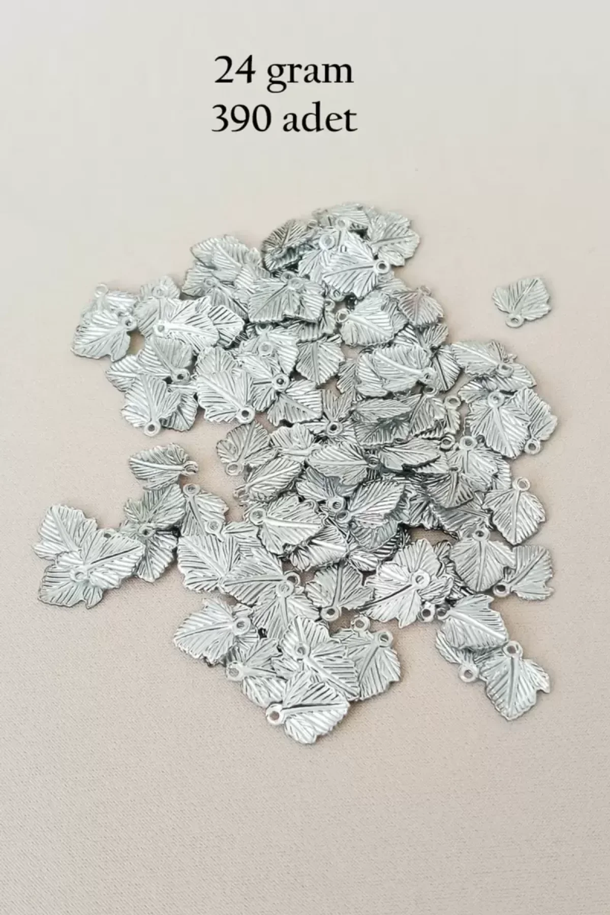 Oya Abiye Bileklik Kolye Pleksi Metalik Plastik Pul Gümüş Renk 24 gram 390 adet - BNC567