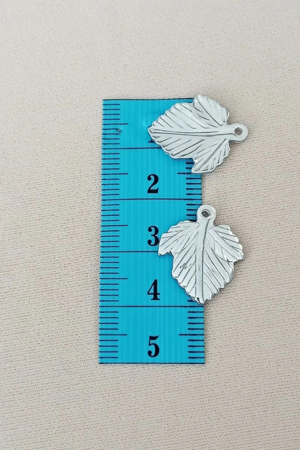 Oya Abiye Bileklik Kolye Pleksi Metalik Plastik Pul Gümüş Renk 24 gram 75 adet - BNC582 - Just Cheap Store Görsel 4