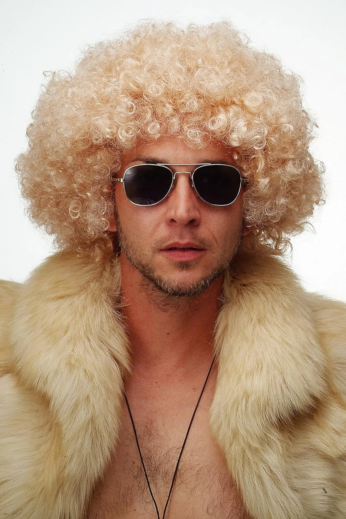 Altın Renk Kıvırcık Afro Bonus Peruk Saç Parti Peruğu Platin Gold (4741) - Just Cheap Store Görsel 3