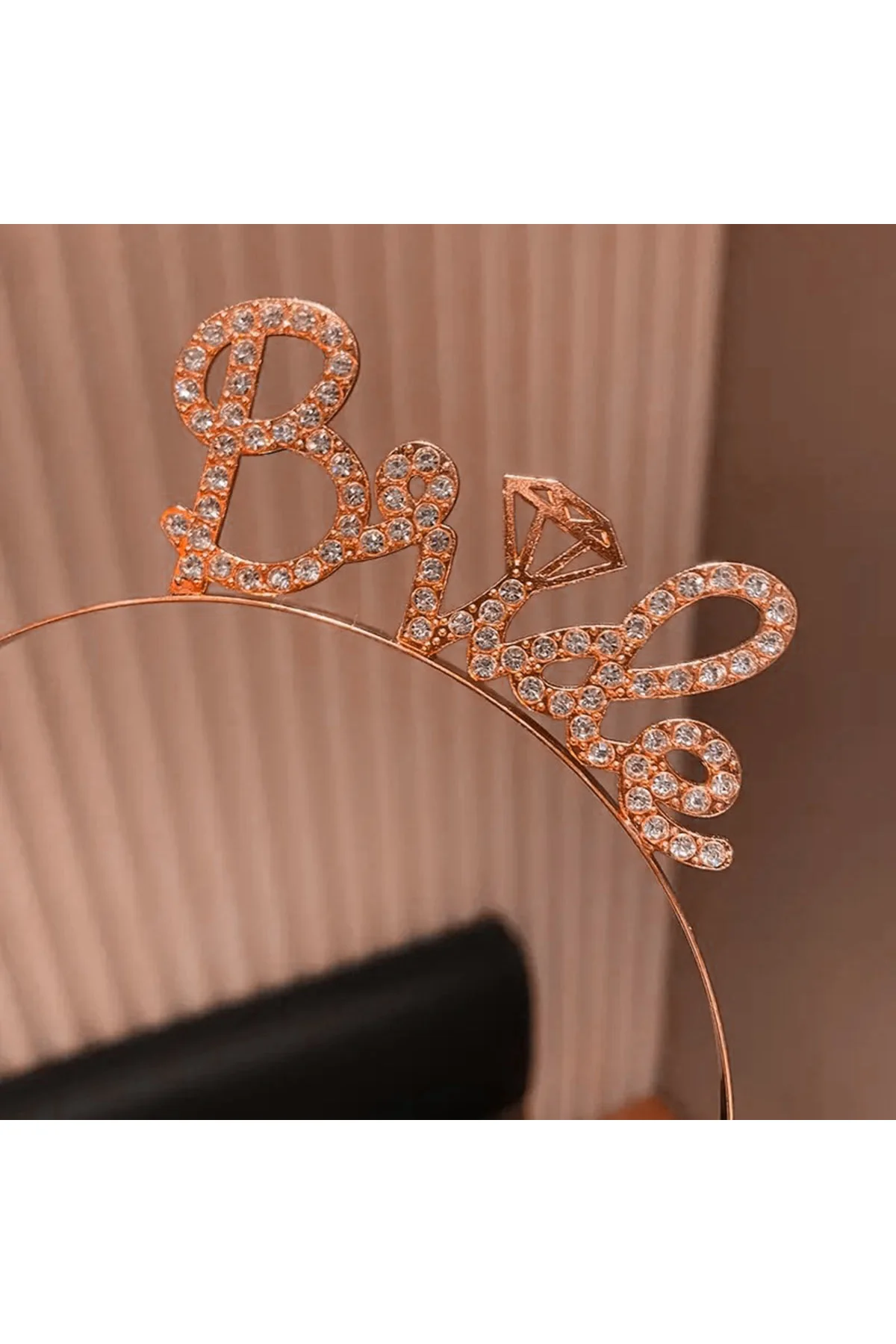 Rose Gold Renkli Taşlı “Bride” Gelin Tacı – El Yazısı Yazı Tipiyle (4741) - Just Cheap Store Görsel 2