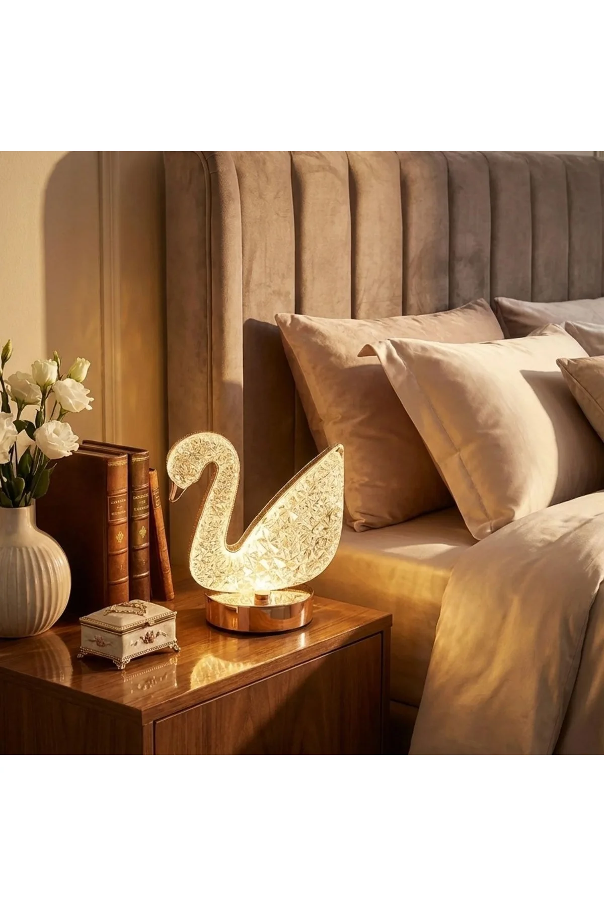Kuğu Model Kristal LED Masa Lambası – Dokunmatik, 3 Renk Işık Modlu, Şarjlı Mini Dekoratif Gece Lamb - Just Cheap Store Görsel 4