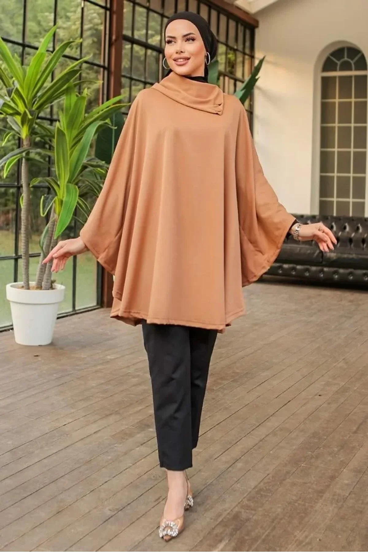 Düğme Detaylı Şık Tasarımlı Bej Şal Yaka Panço - Just Cheap Store Görsel 4
