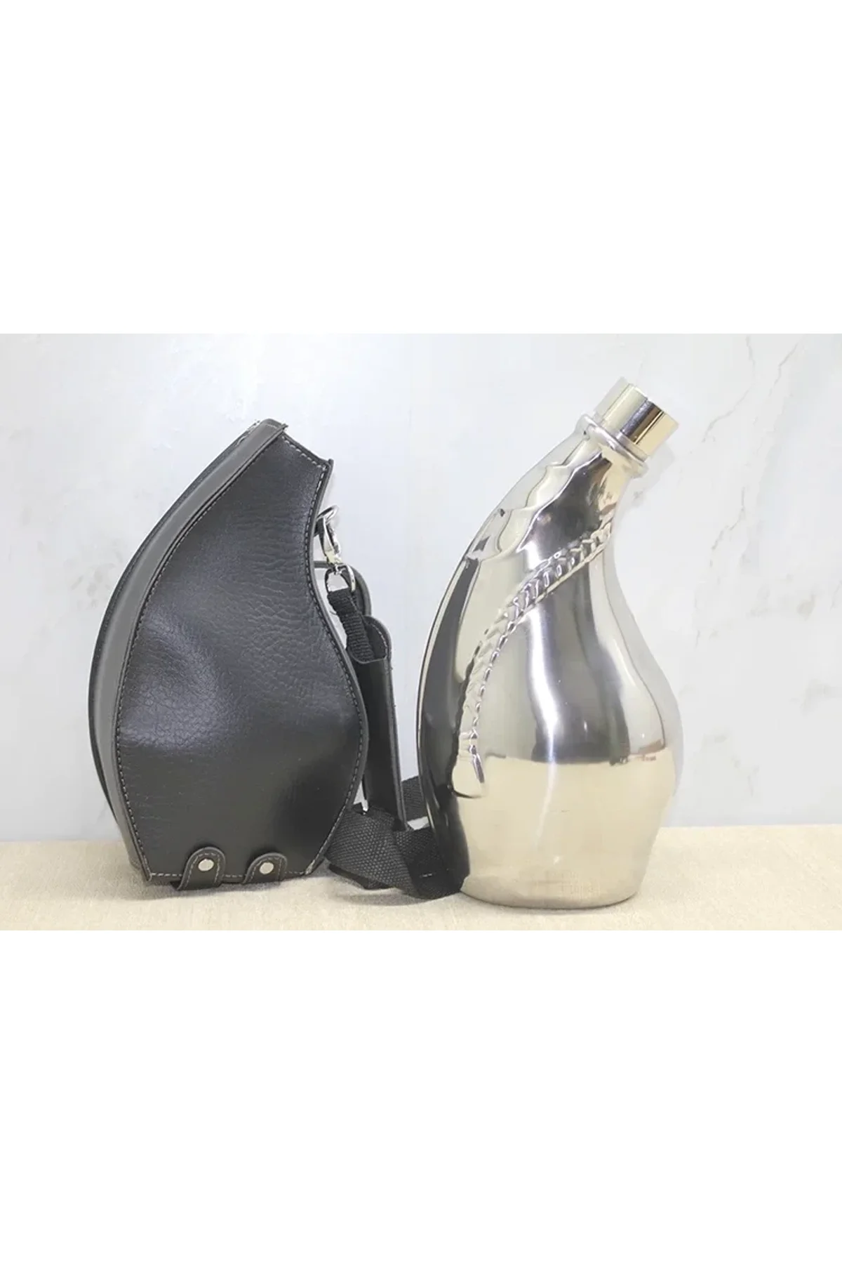 Deri Kılıflı Matara Alk3924 - Just Cheap Store Görsel 2
