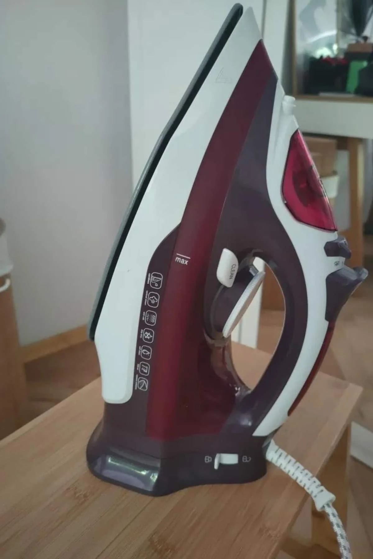 Modern Tasarım 2200w Dayanıklı Buharlı Seramik Kaplama Ütü - Just Cheap Store Görsel 3