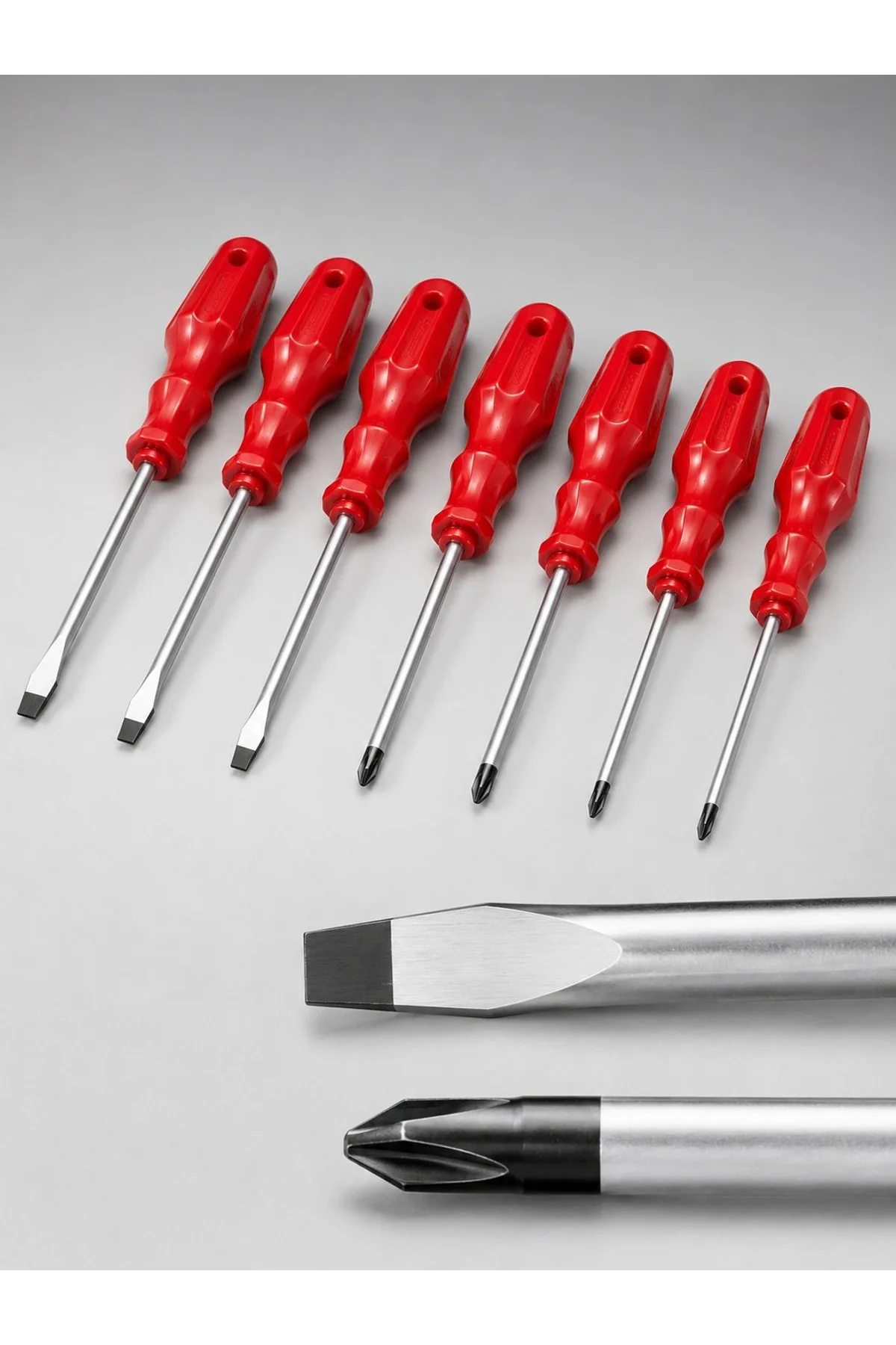Profesyonel 7 Parça Tornavida Seti Ergonomik Saplı El Aleti - Just Cheap Store Görsel 4