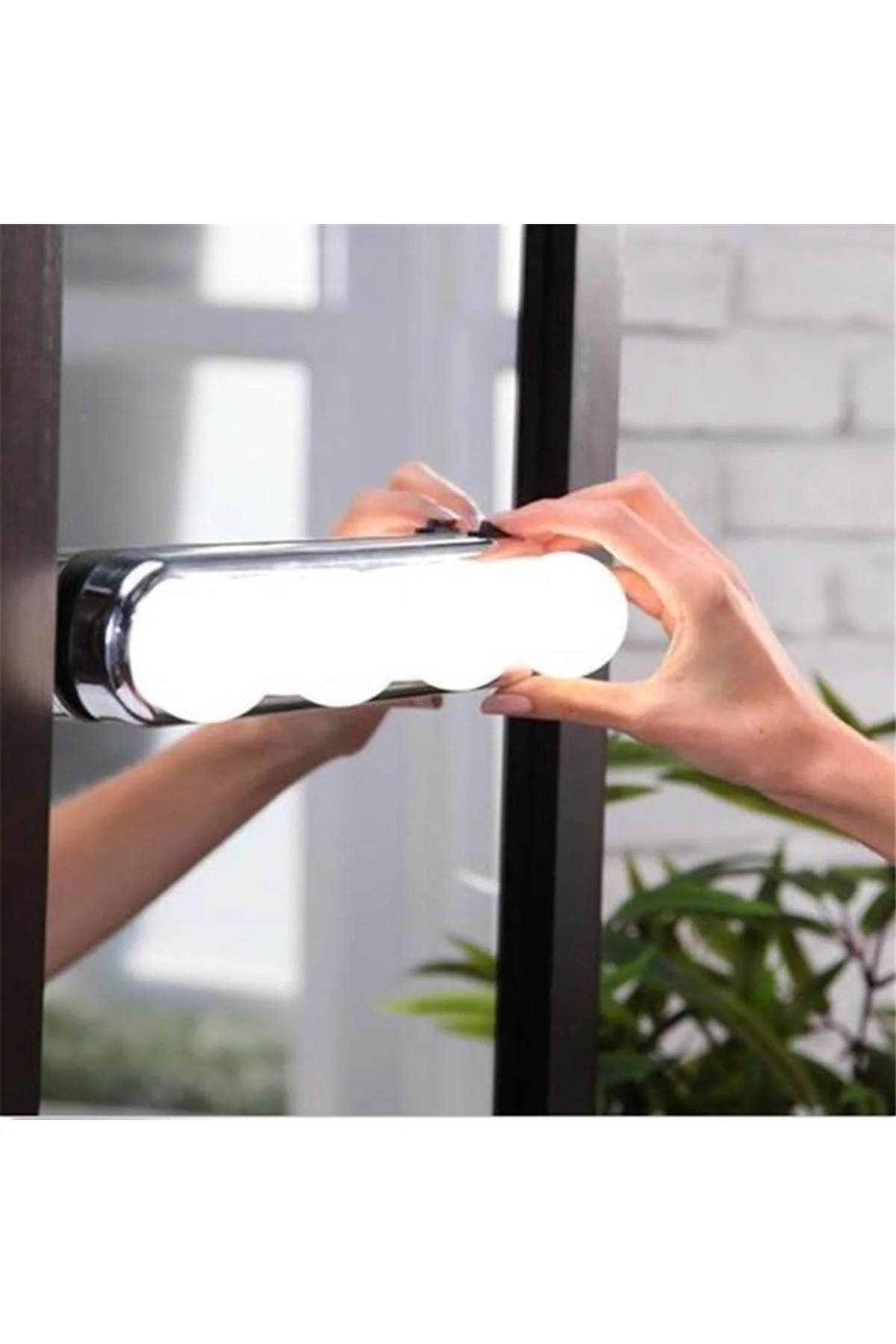 Kablosuz Parlak Banyo Stüdyo Makyaj Aynası Işığı Pilli Vantuzlu Taşınabilir 4 Led Ampul (4741) - Just Cheap Store Görsel 2