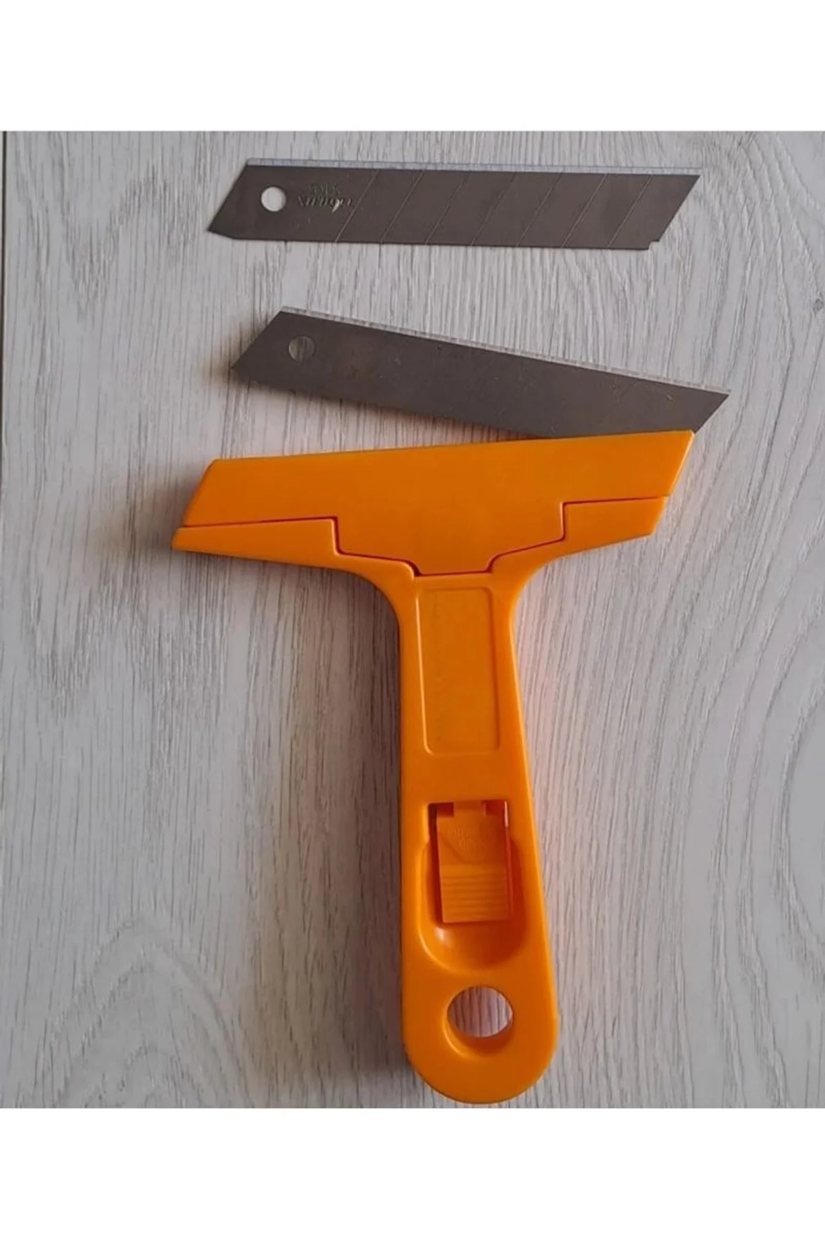 Çok Fonksiyonlu Profesyonel Cam Kazıma Bıçağı 2 Adet Yedek Bıçak Hediyeli - Just Cheap Store Görsel 5