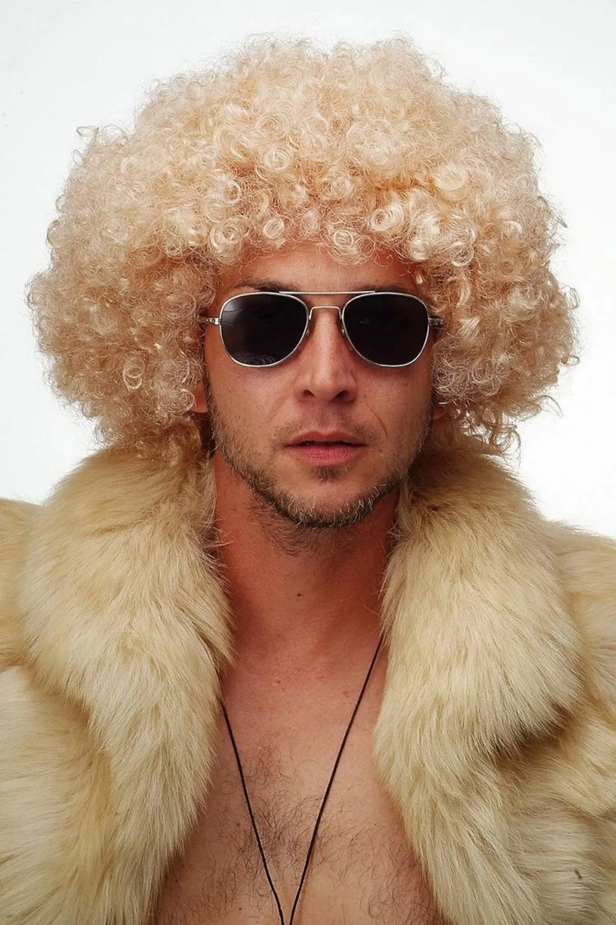Altın Renk Kıvırcık Afro Bonus Peruk Saç Parti Peruğu Platin Gold - Just Cheap Store Görsel 3
