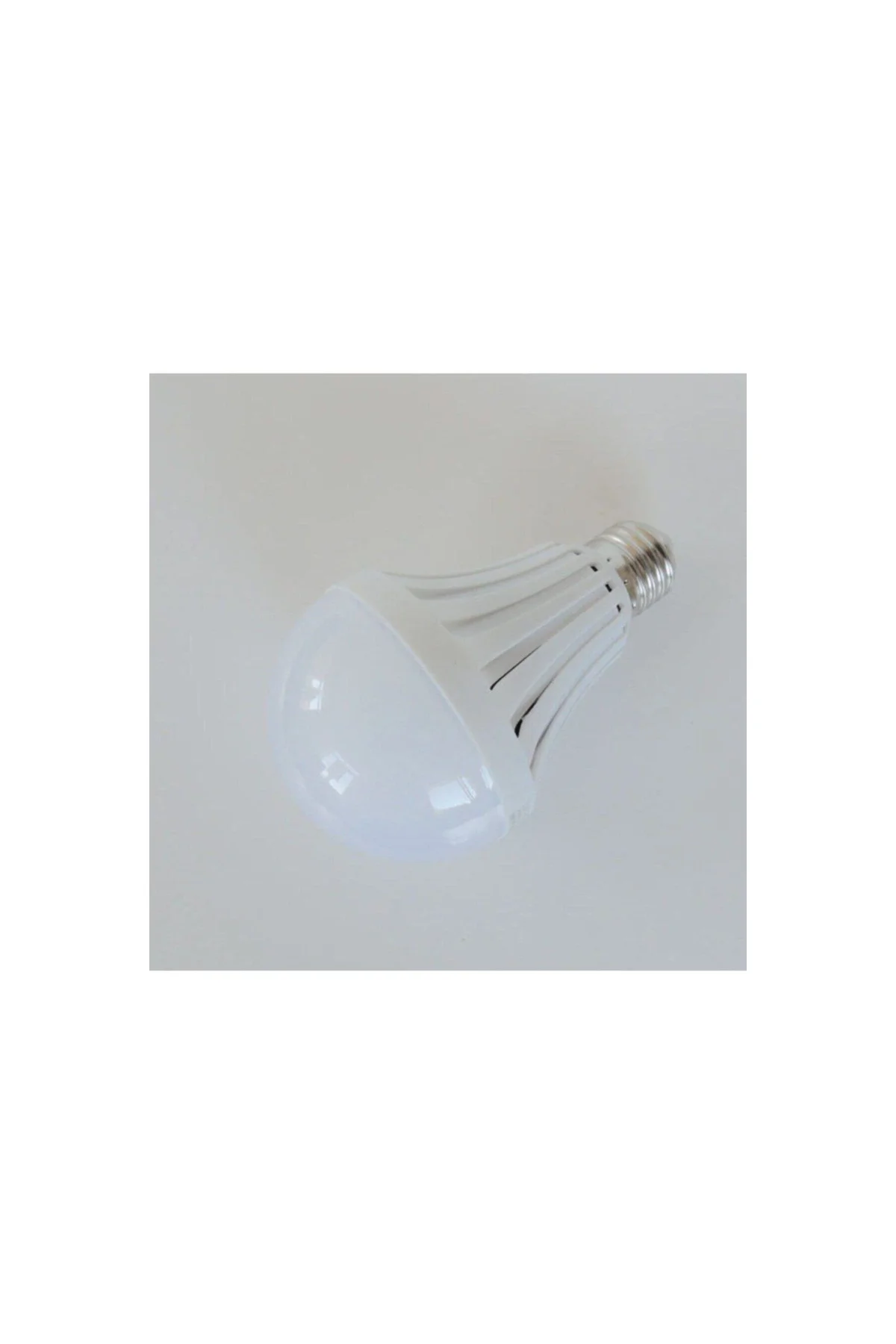 Şarjlı Led Ampul 9 Watt Beyaz Işık Acil Durum Aydınlatma 3 Adet - PAZARIZ Görsel 3