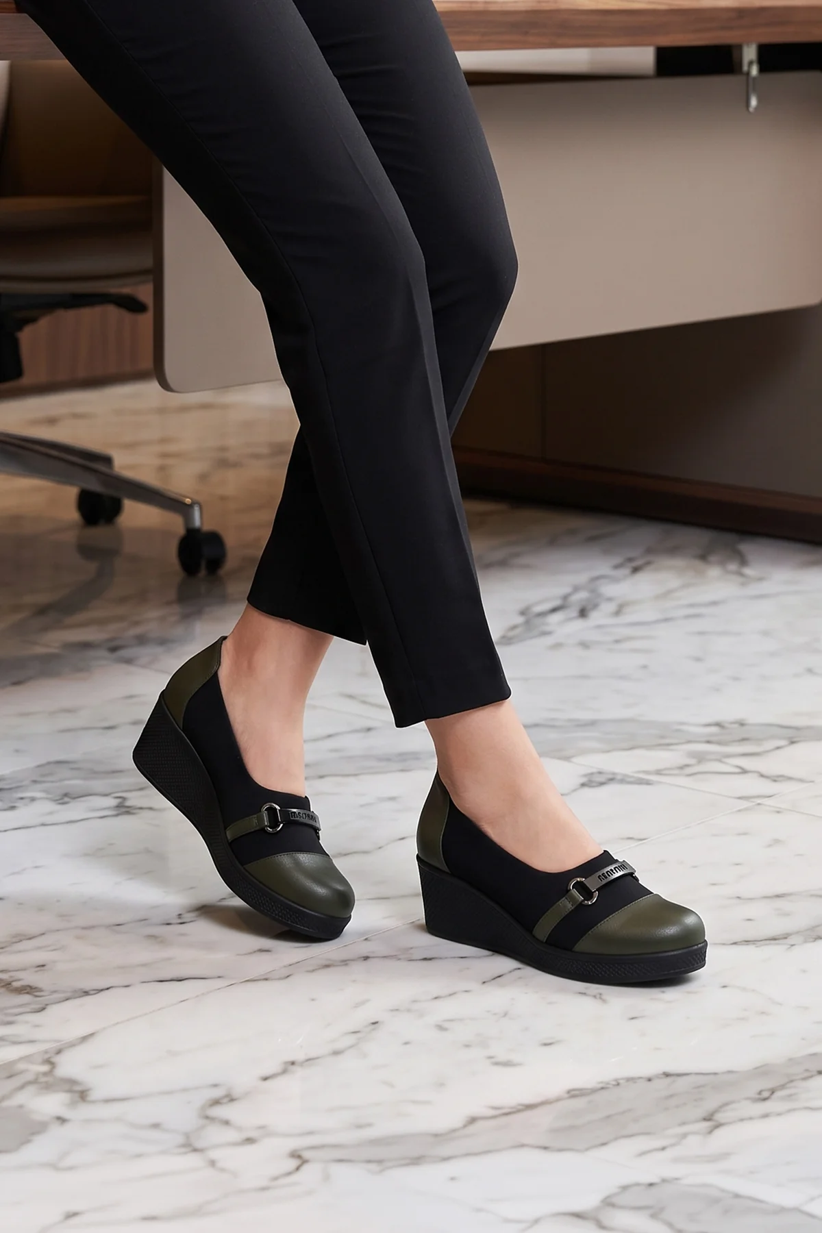 Blake Haki Hakiki Dana Derisi Streç Tokalı Dolgu Topuklu Günlük Ayakkabı - Erkan Saçmacı Görsel 3