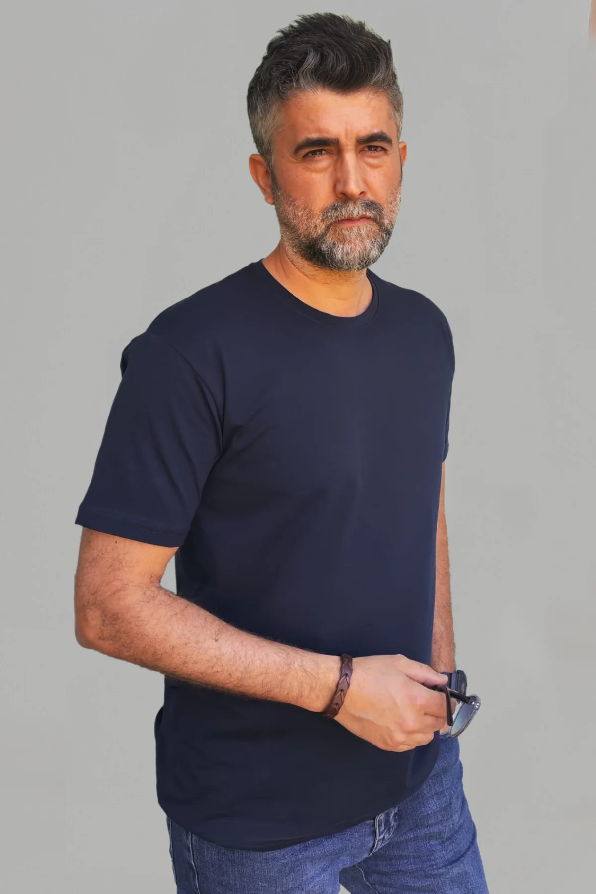 Erkek Lacivert Slim Fit Bisiklet Yaka Pamuk Elastan Basic Tişört - Vien&Karl Görsel 5