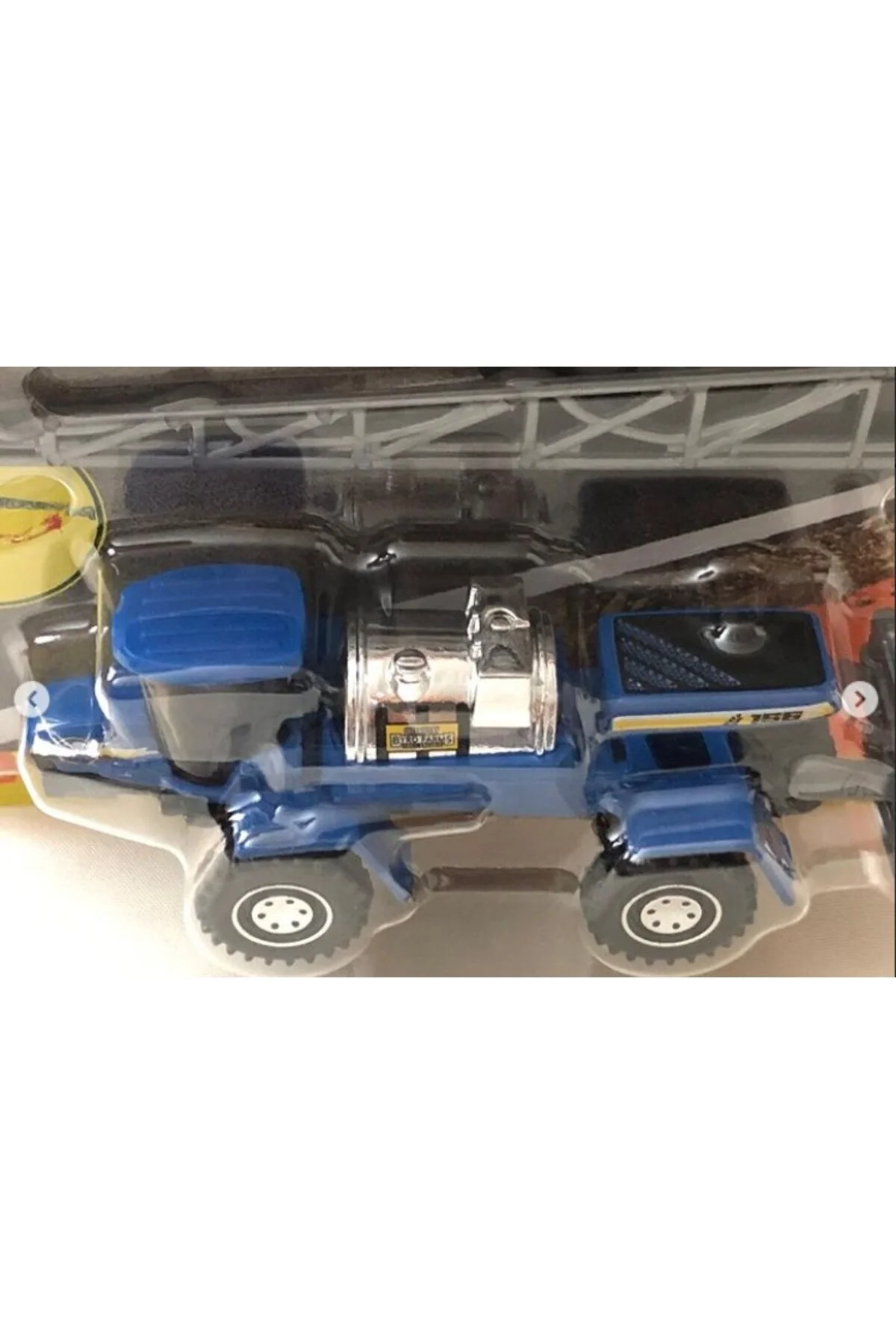 MBX Crop Sprayer in Dark Blue with “Byrd Farms - Matchbox Görsel 3