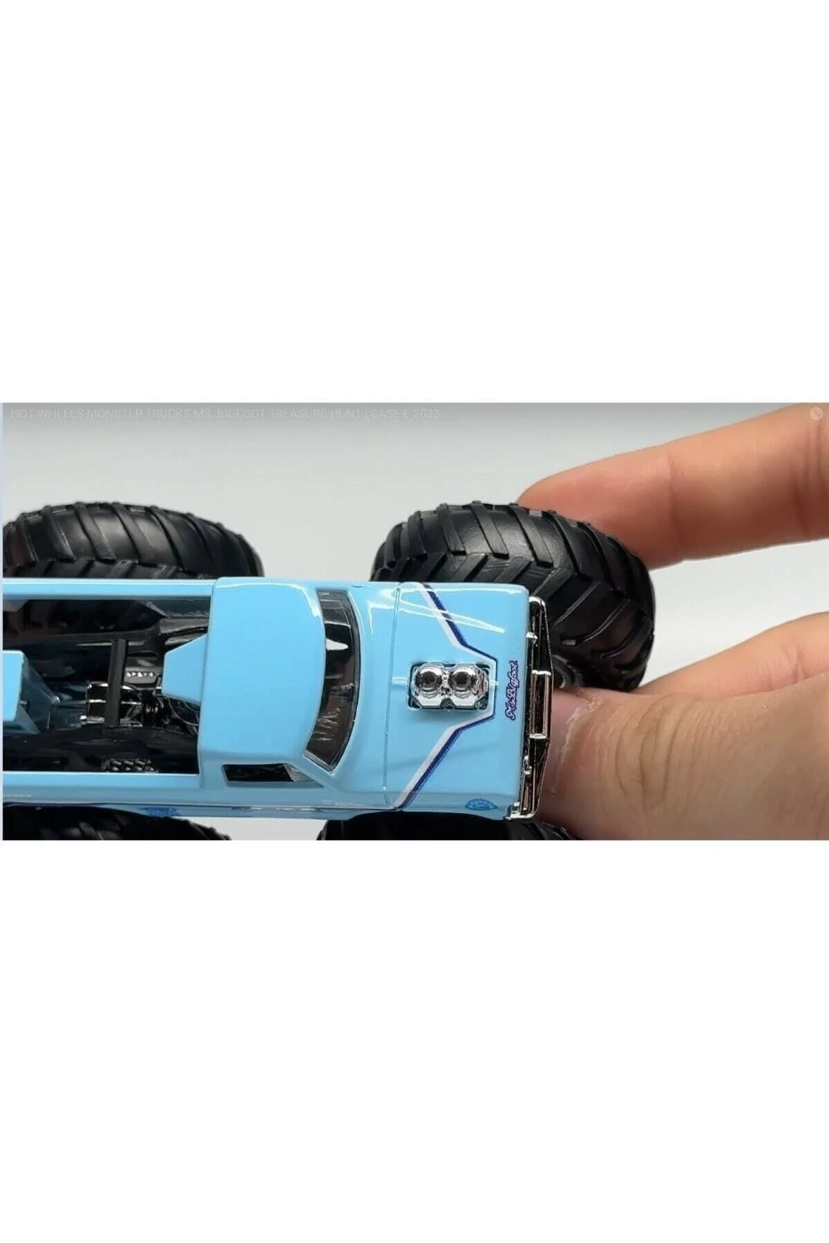 2023 Hot Wheels - Monster Trucks Arabalar- Ms. Bigfoot - HLT16 - TH - Treasure Hunt - HOT WHEELS Görsel 4