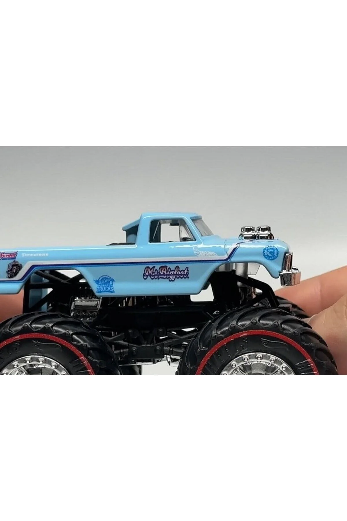 2023 Hot Wheels - Monster Trucks Arabalar- Ms. Bigfoot - HLT16 - TH - Treasure Hunt - HOT WHEELS Görsel 2