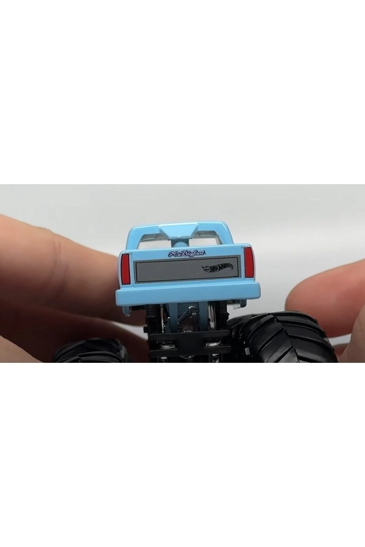2023 Hot Wheels - Monster Trucks Arabalar- Ms. Bigfoot - HLT16 - TH - Treasure Hunt - HOT WHEELS Görsel 3