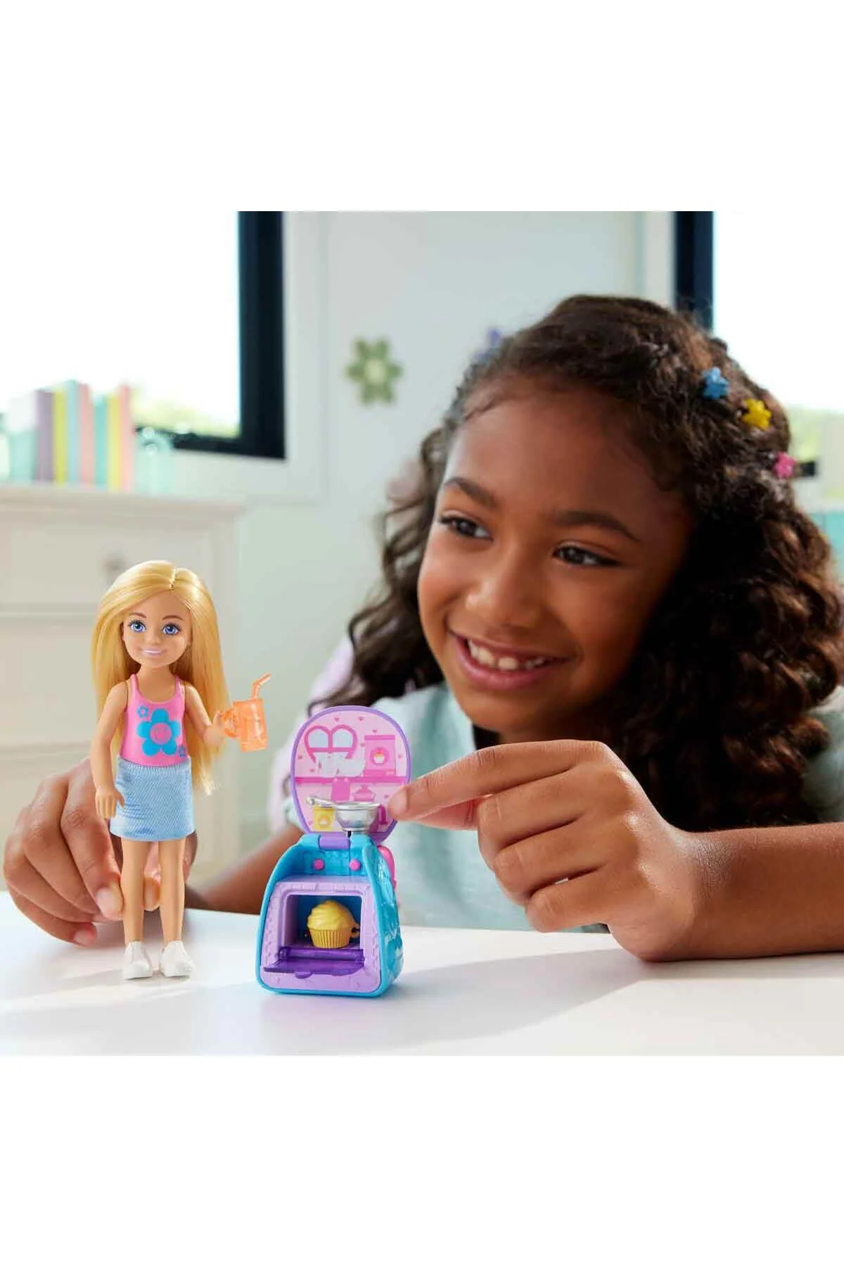 Chelsea Sırt Çantası Olabilen Cupcake Oyun Seti JBF46 - Barbie Görsel 3