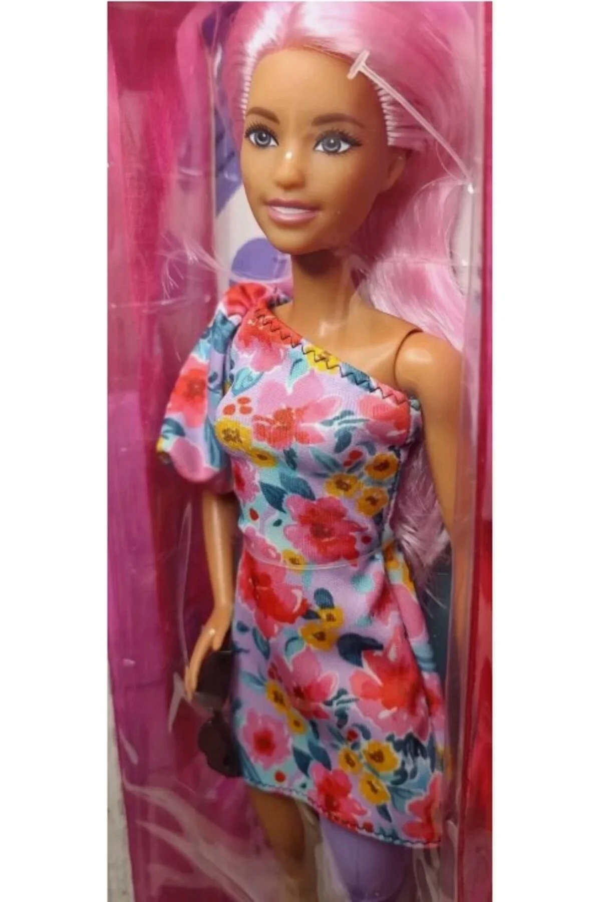 NEW Barbie Fashionistas Doll #189 with Prosthetic Leg, Pink Hair, &amp; Floral Dress - Barbie Görsel 2