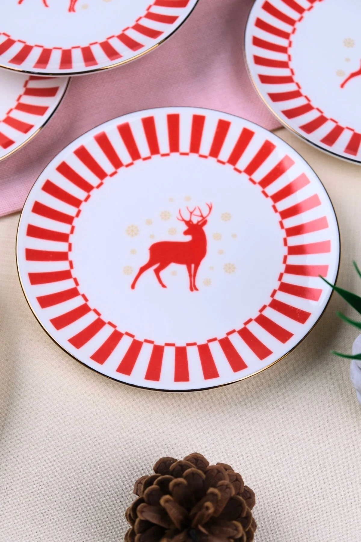 Tabak Evi Porselen Altın Yaldızlı Geyik Pasta Tabağı 20,50cm 6 lı - tabakevi Görsel 6