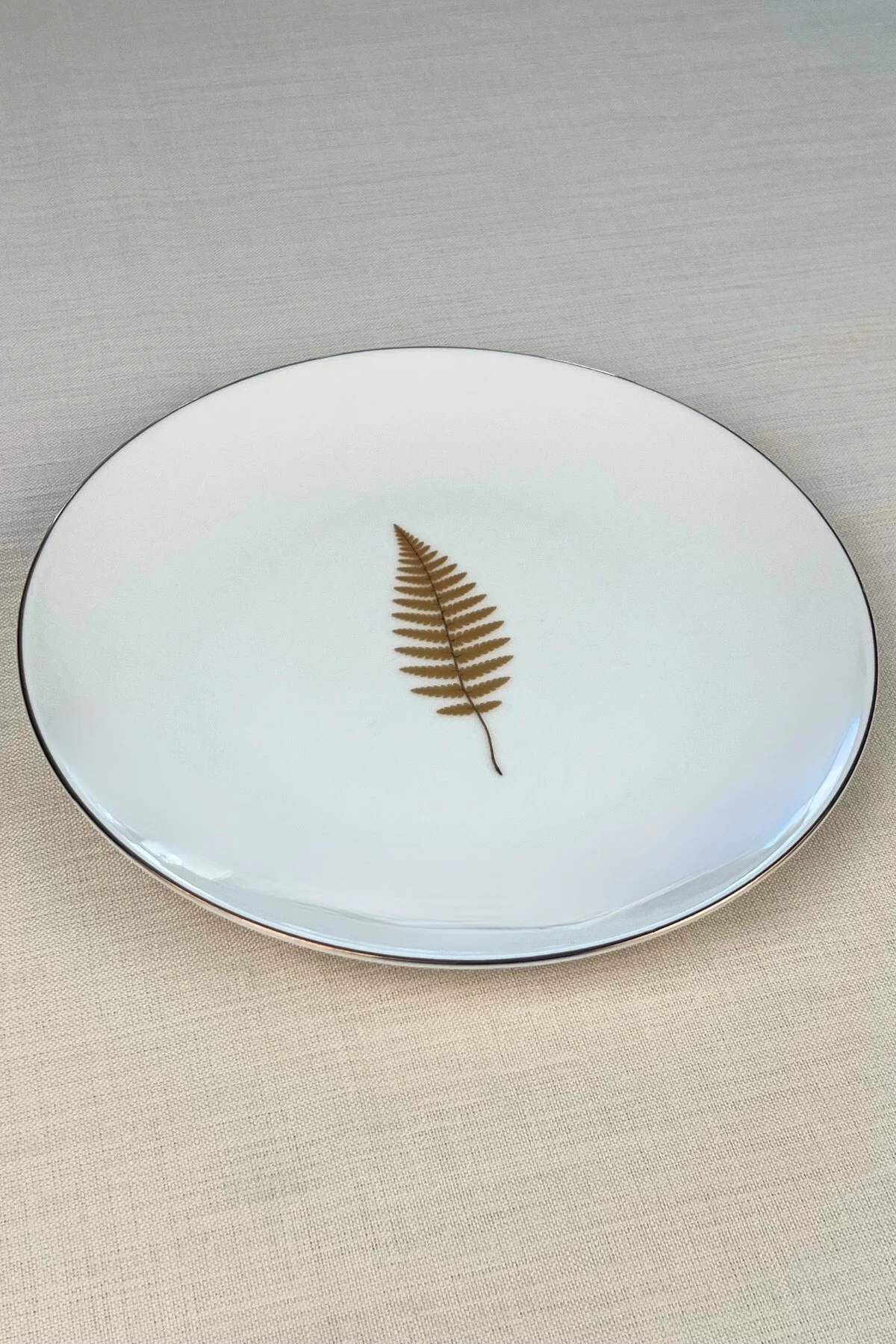 Tabak Evi Porselen Natura Fern Altın Yaldız Servis Tabağı 24,50cm Tekli - tabakevi Görsel 2