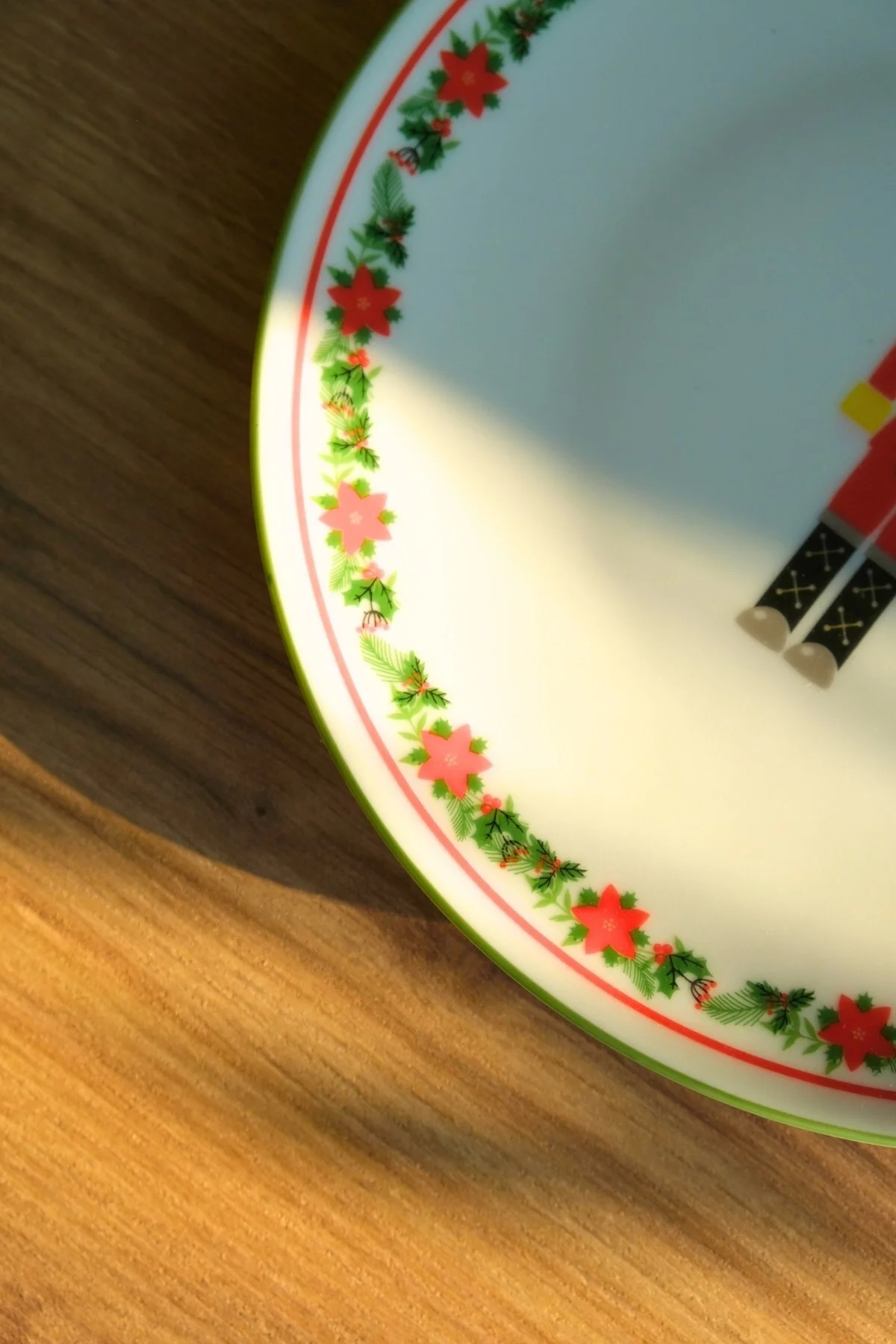 Tabak Evi Porselen Kurşun Asker Pasta Tabağı Yeşil Fileli 20,50cm - tabakevi Görsel 3