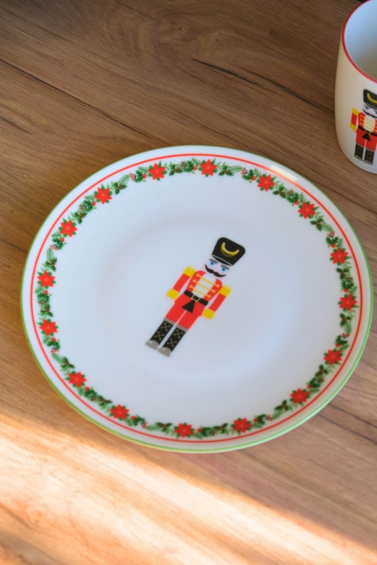 Tabak Evi Porselen Kurşun Asker Pasta Tabağı Yeşil Fileli 20,50cm