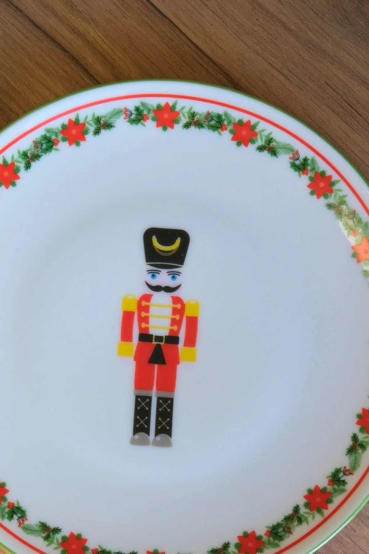 Tabak Evi Porselen Kurşun Asker Pasta Tabağı Yeşil Fileli 20,50cm - tabakevi Görsel 4