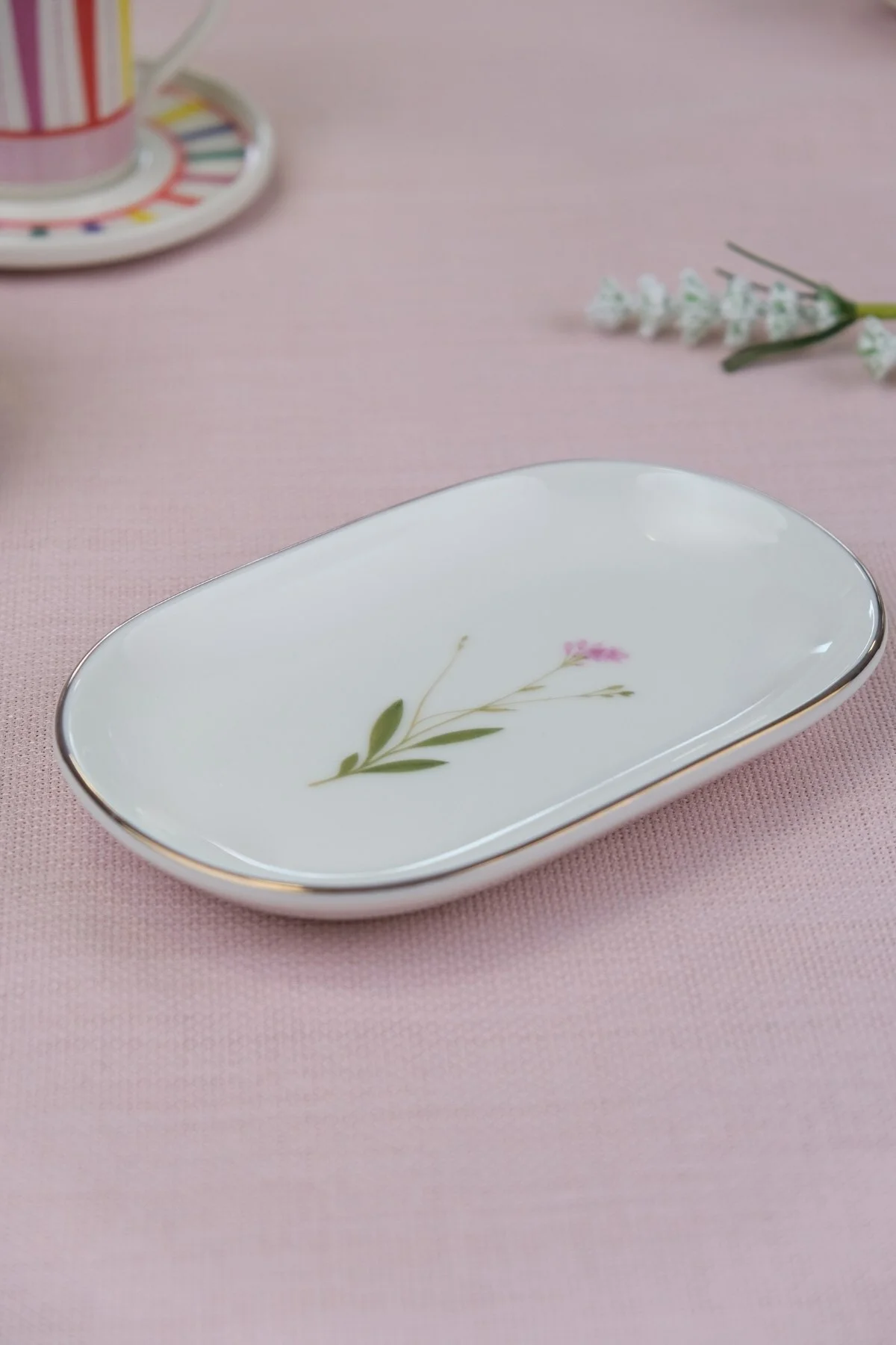 Tabak Evi Porselen Natura Çuha Altın Yaldızlı Oval Kayık Tabak 18x11x2,50cm Tekli - tabakevi Görsel 4