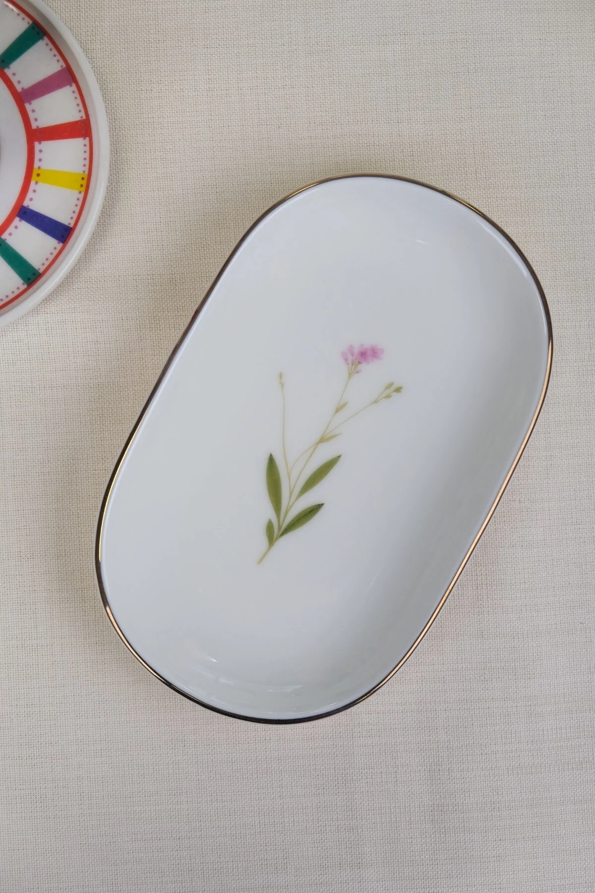 Tabak Evi Porselen Natura Çuha Altın Yaldızlı Oval Kayık Tabak 18x11x2,50cm Tekli - tabakevi Görsel 2