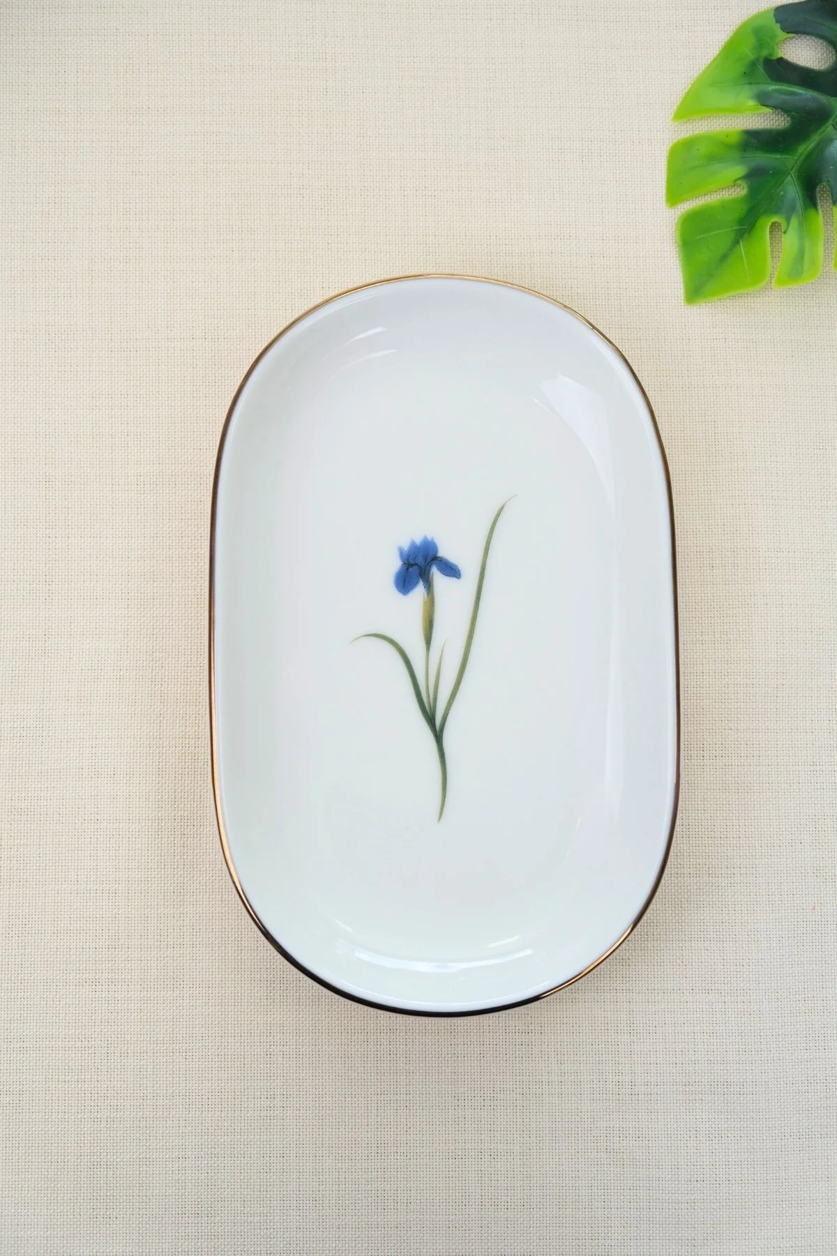Tabak Evi Porselen Natura İris Altın Yaldızlı Oval Kayık Tabak 18x11x2,50cm Tekli