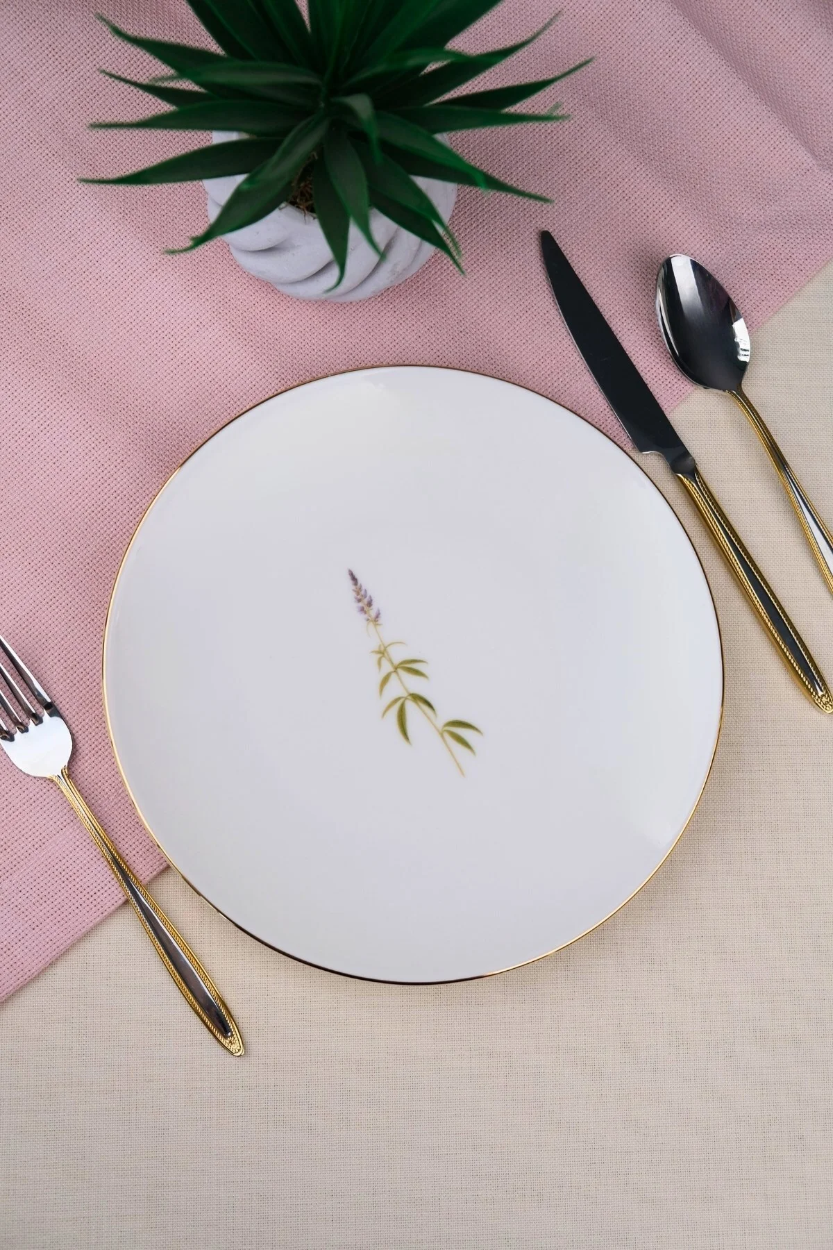 Tabak Evi Porselen Natura Salkım Altın Yaldız Pasta Tabağı 20,50cm Tekli - tabakevi Görsel 3